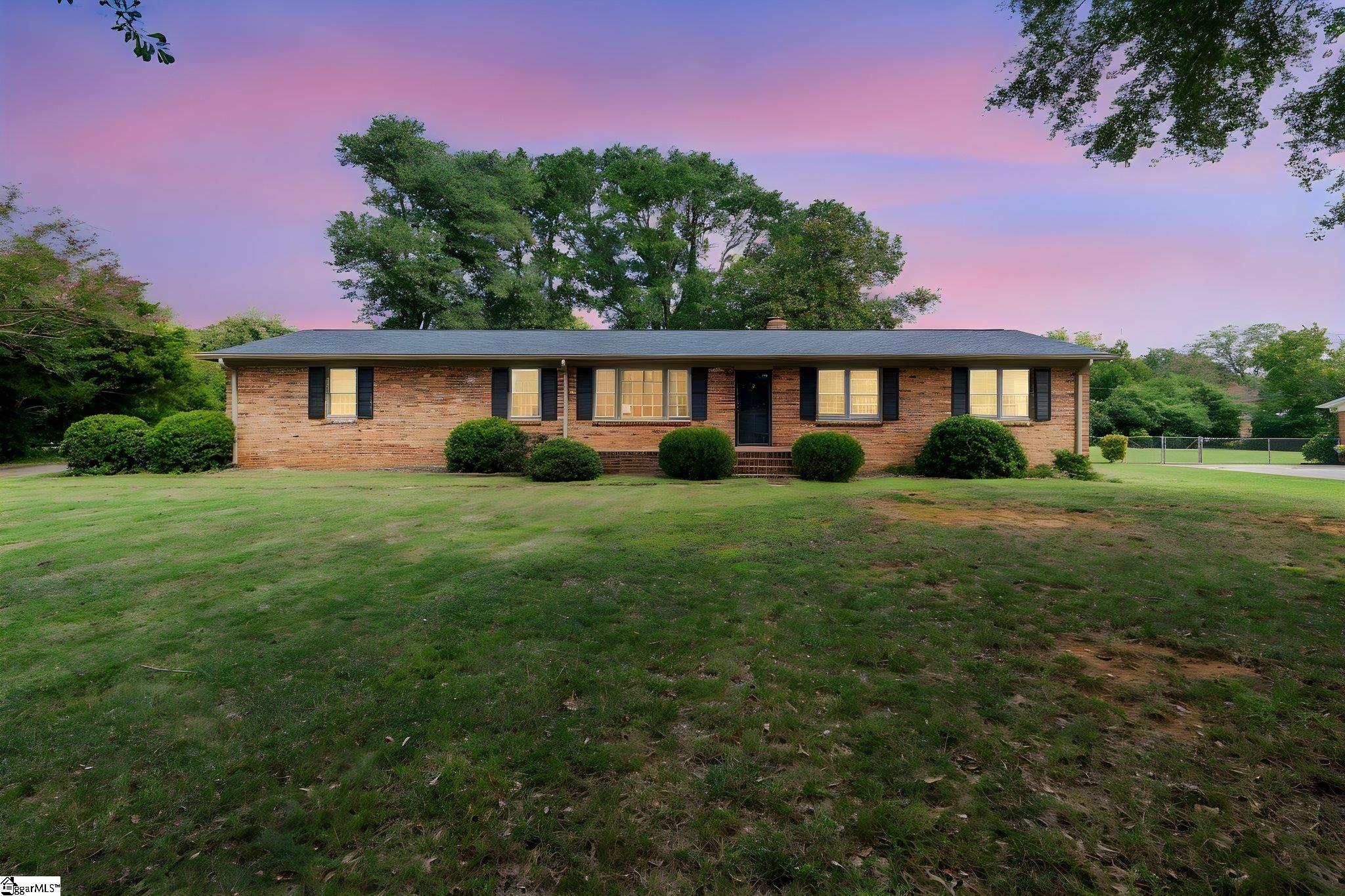 105 Thunderbird Place Property Photo 1