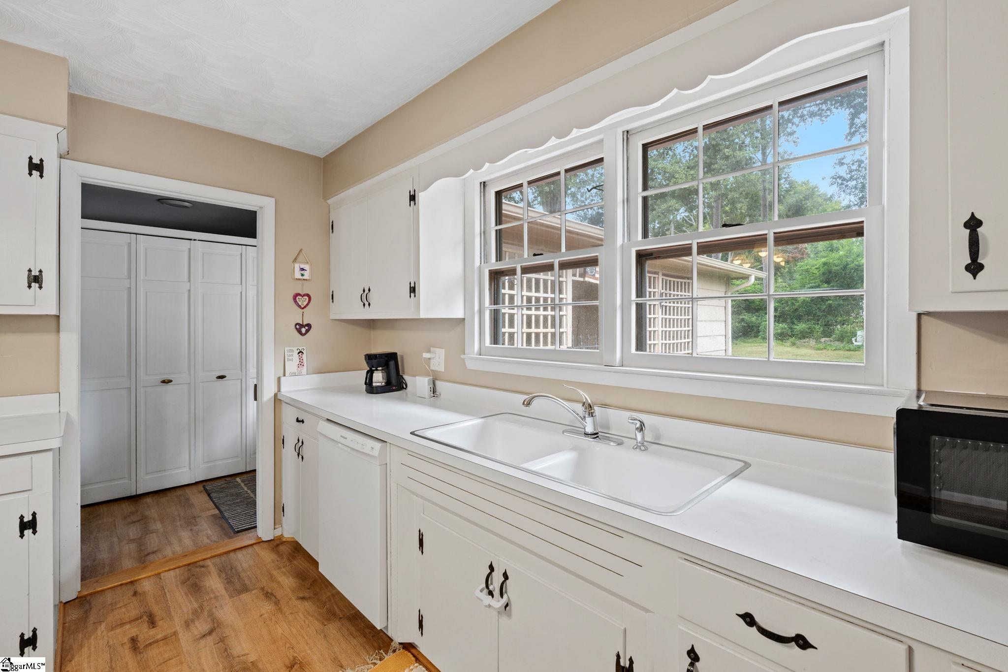 105 Thunderbird Place Property Photo 12