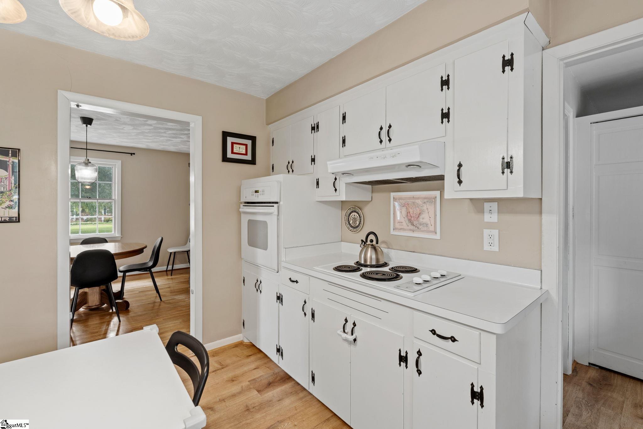 105 Thunderbird Place Property Photo 13