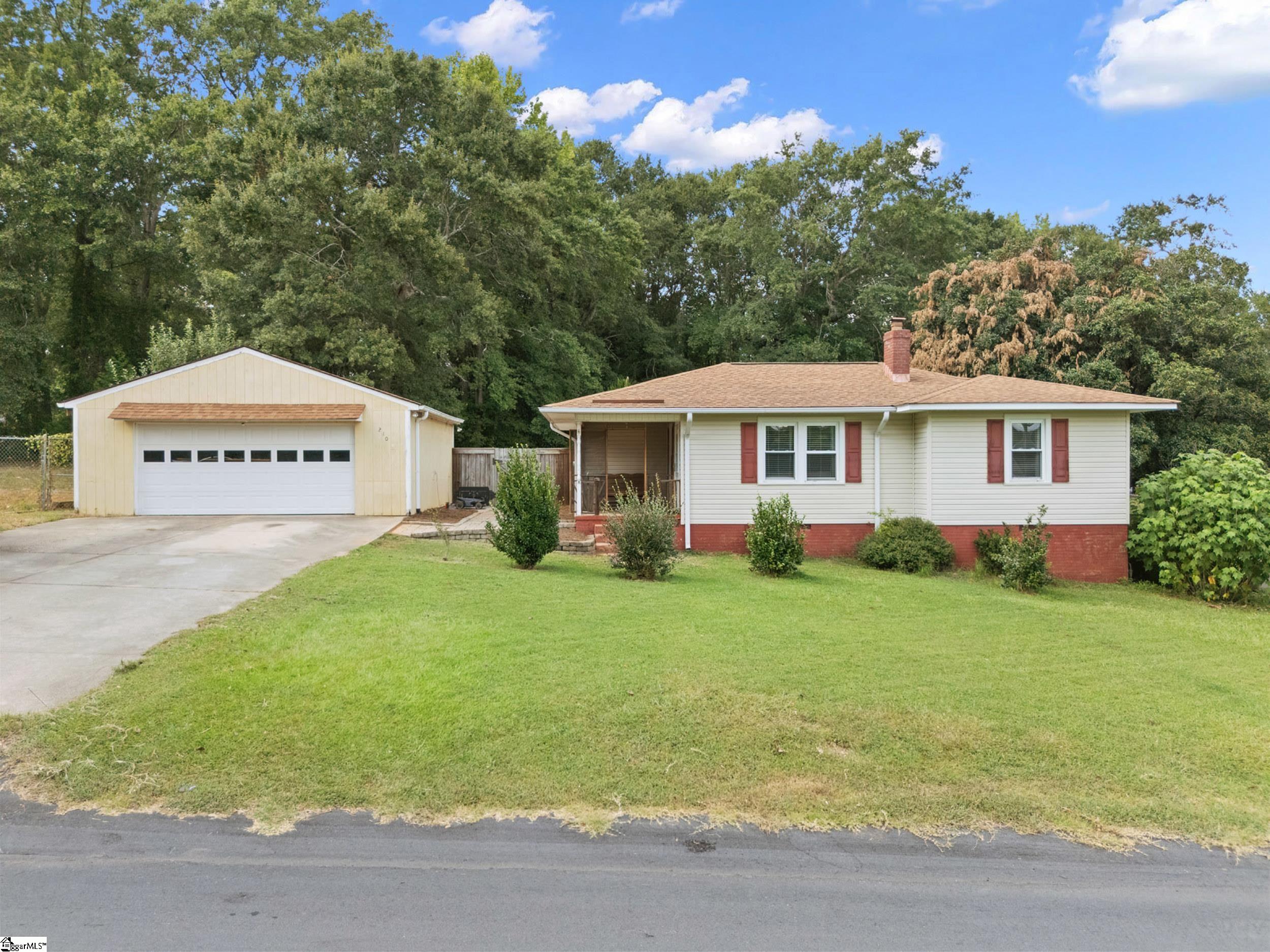 210 Edgewood Avenue Property Photo 1