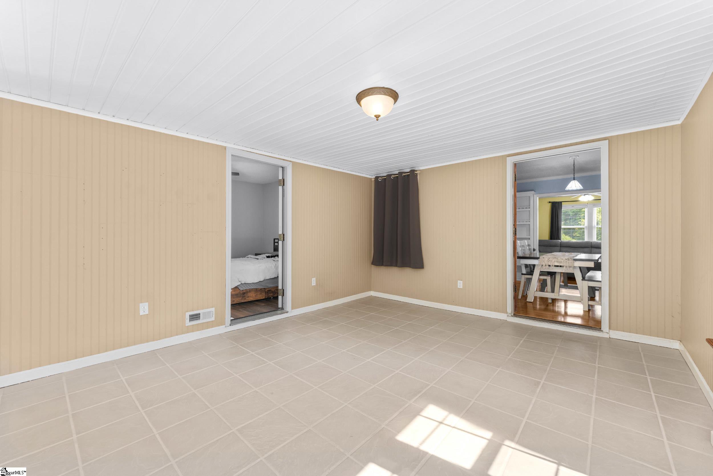 210 Edgewood Avenue Property Photo 9