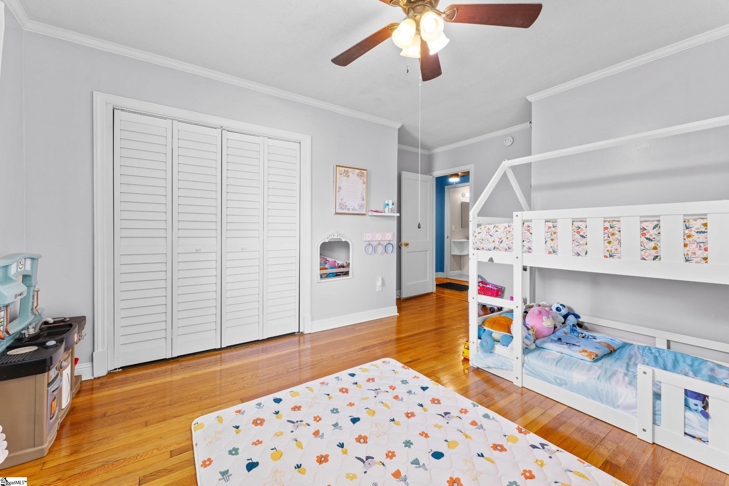 210 Edgewood Avenue Property Photo 12