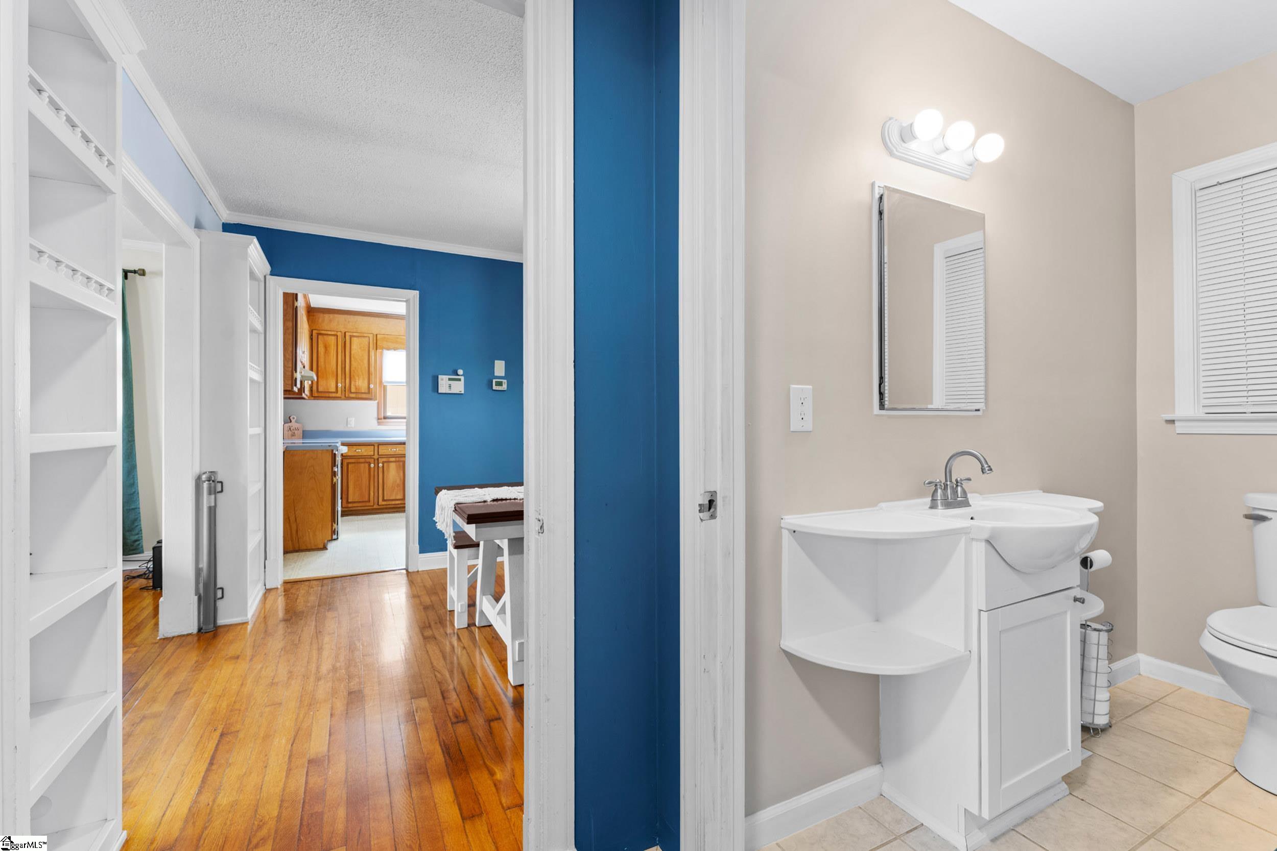 210 Edgewood Avenue Property Photo 13