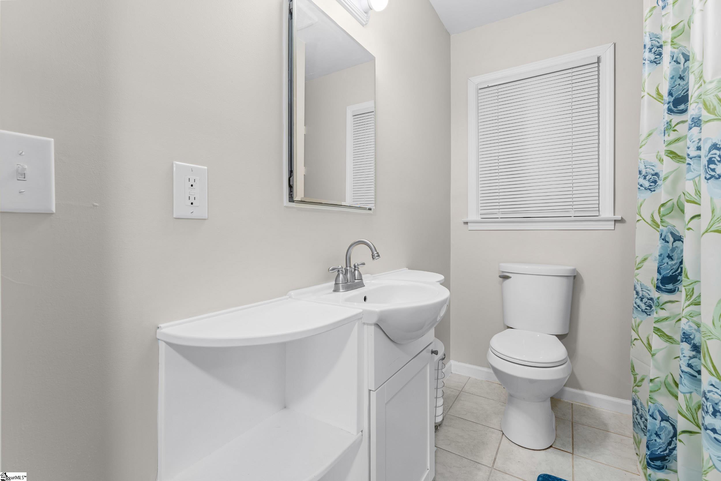 210 Edgewood Avenue Property Photo 14