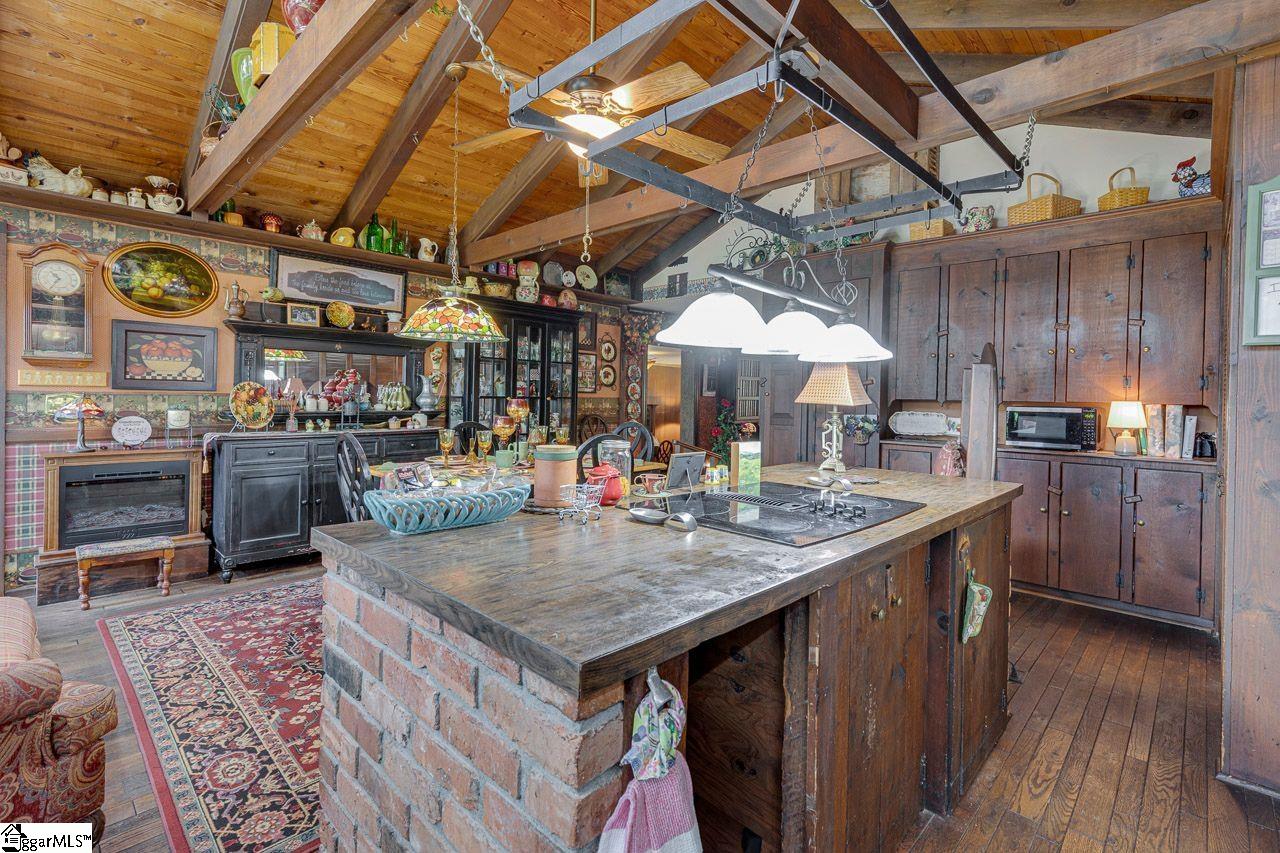 610 W Fredericks Street Property Photo 16