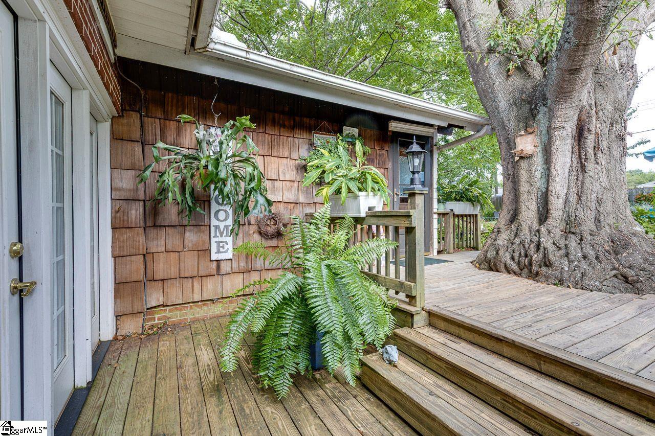 610 W Fredericks Street Property Photo 36