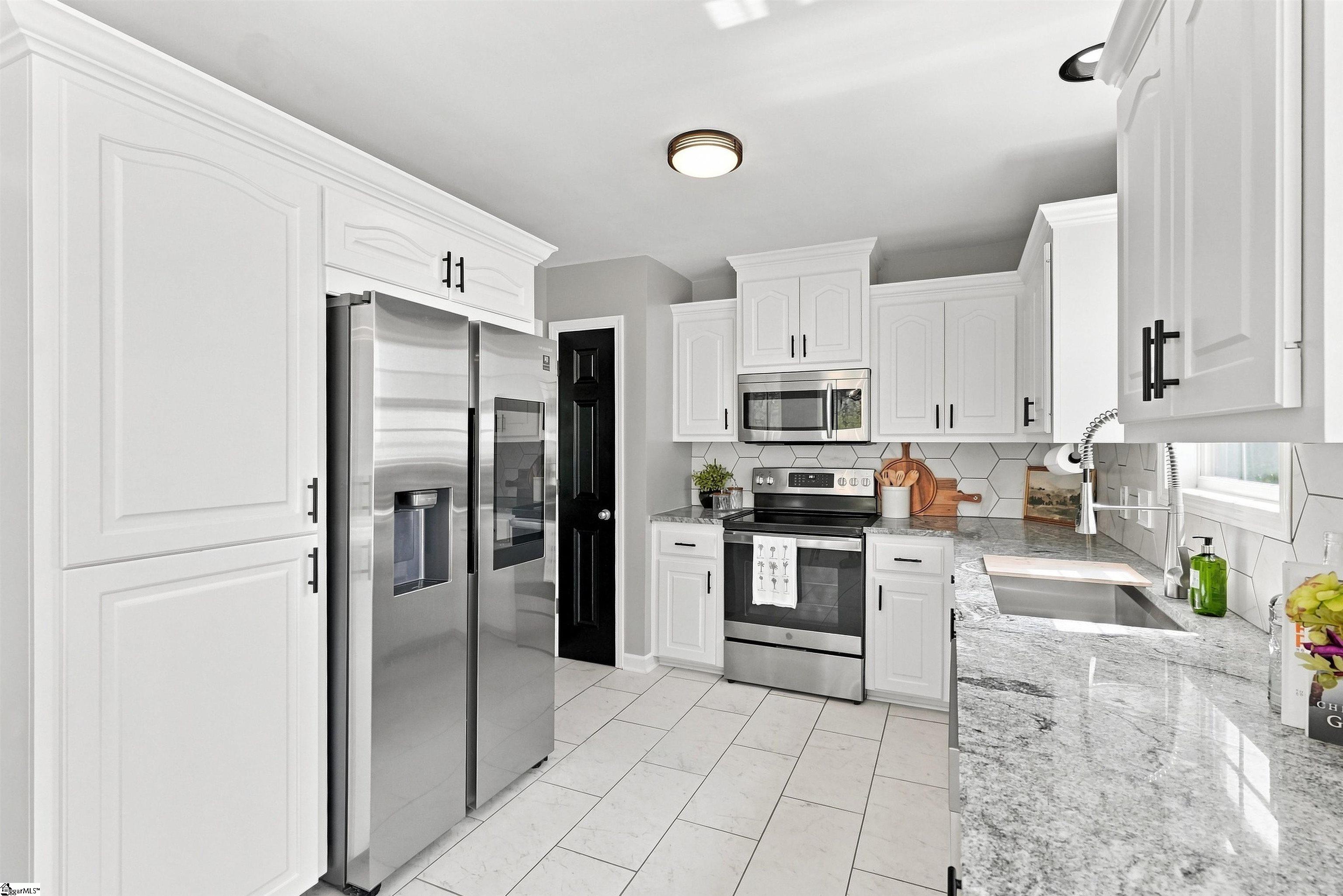 241 Cool Water Court Property Photo 3