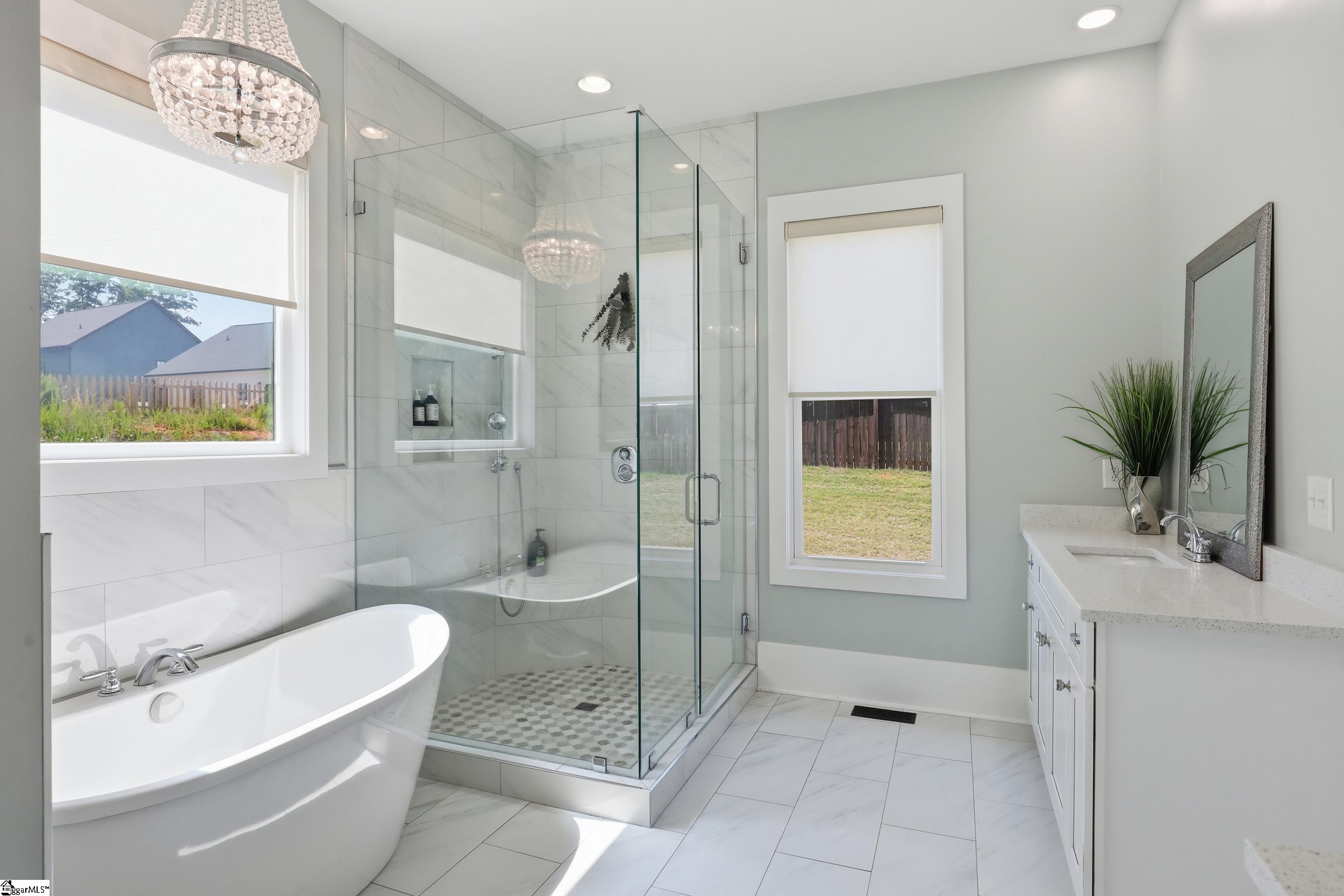 1006 Embassy Drive Property Photo 16