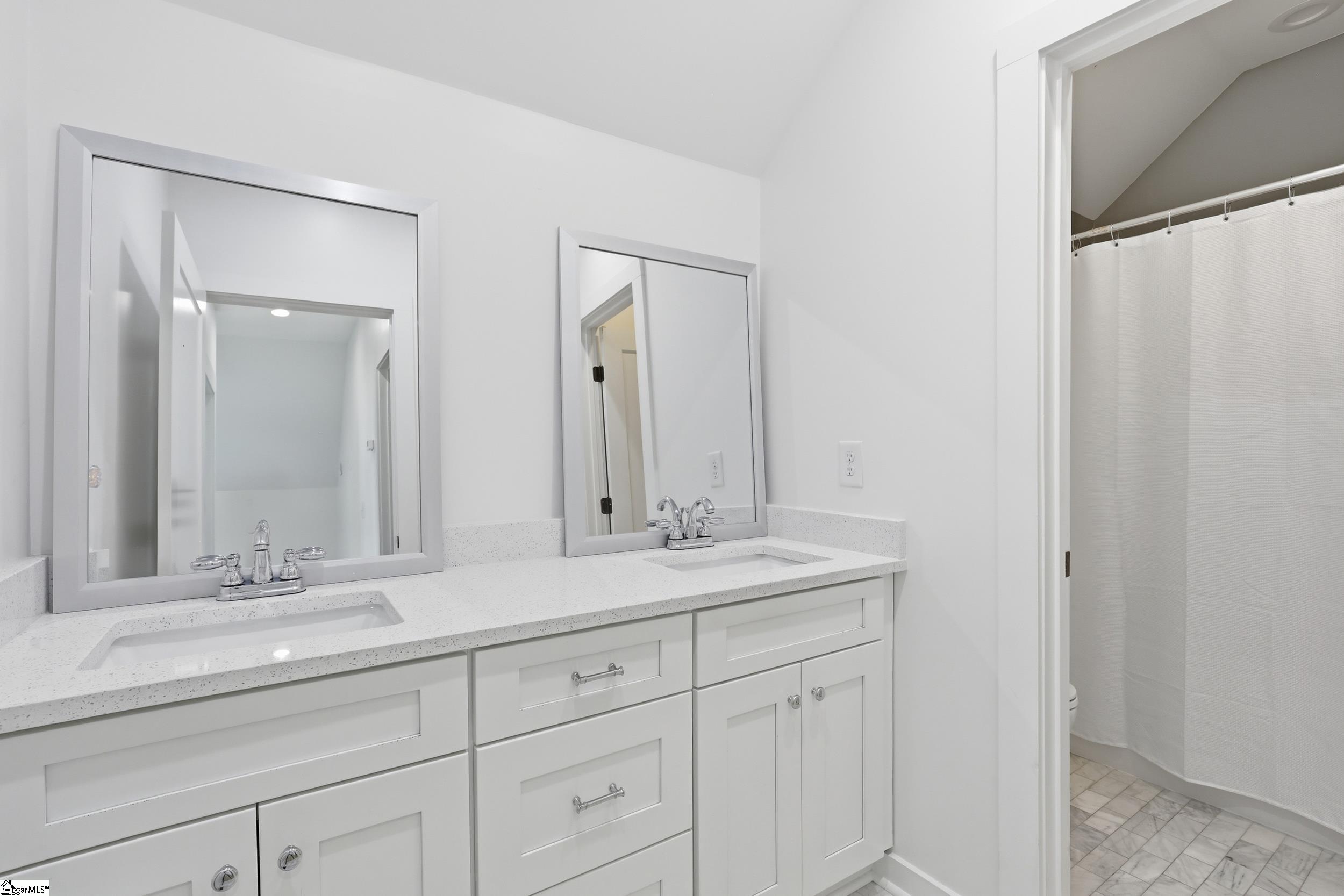 1006 Embassy Drive Property Photo 23
