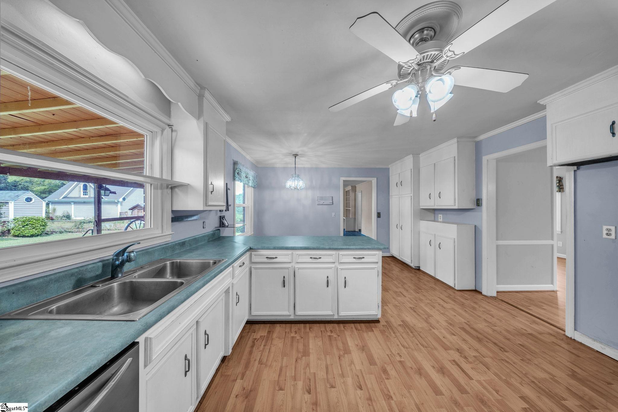 207 Donington Drive Property Photo 10