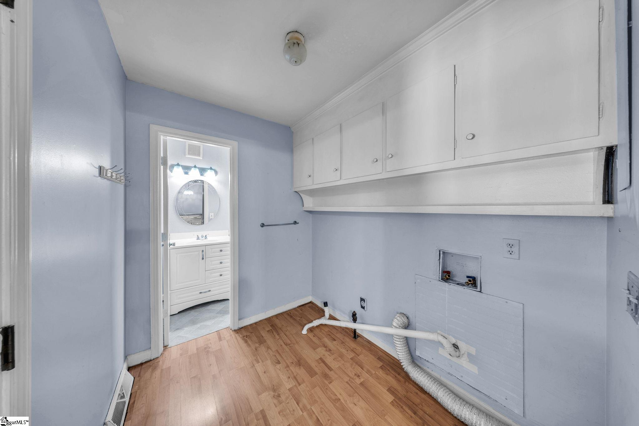 207 Donington Drive Property Photo 11