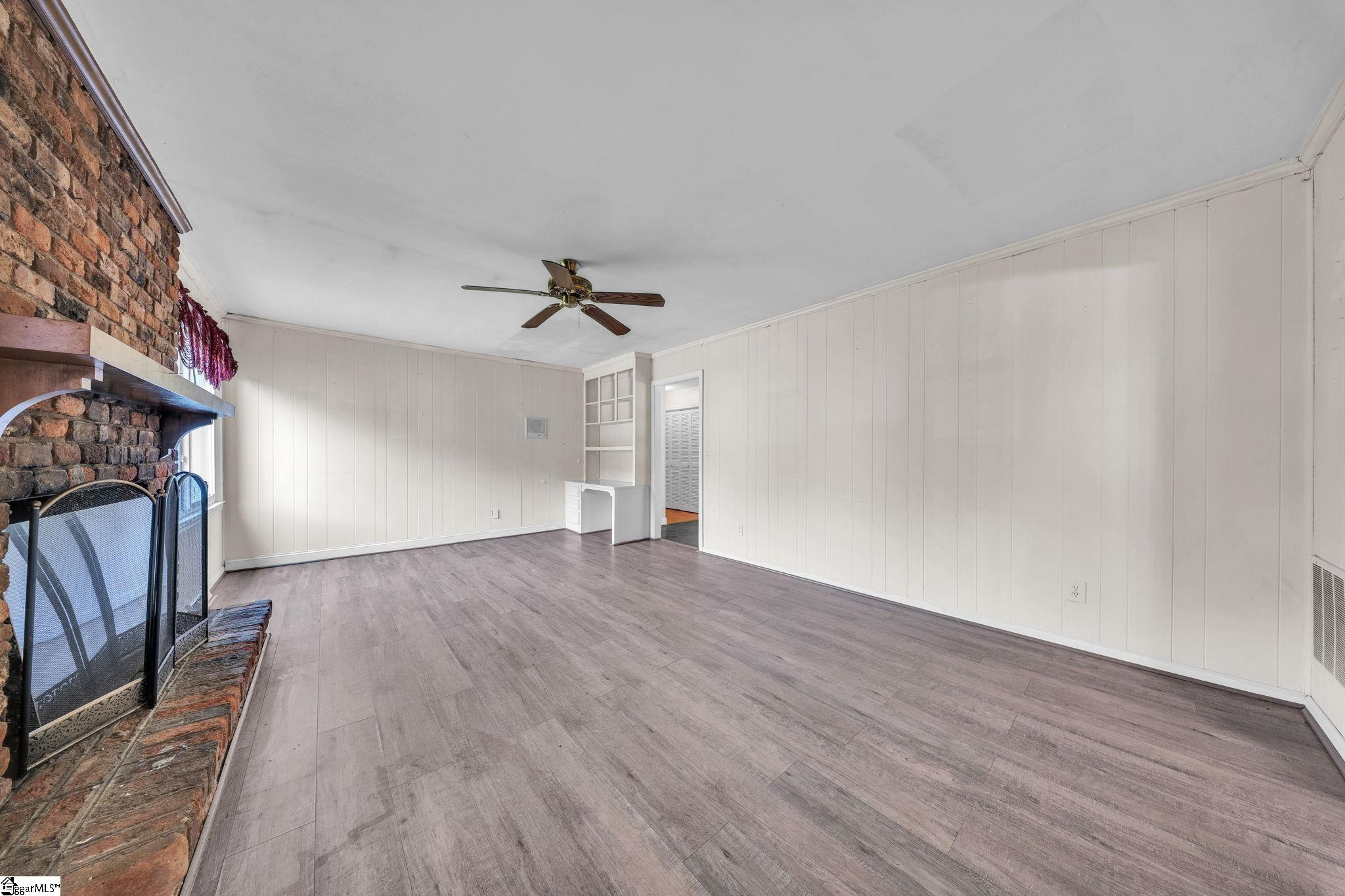 207 Donington Drive Property Photo 14