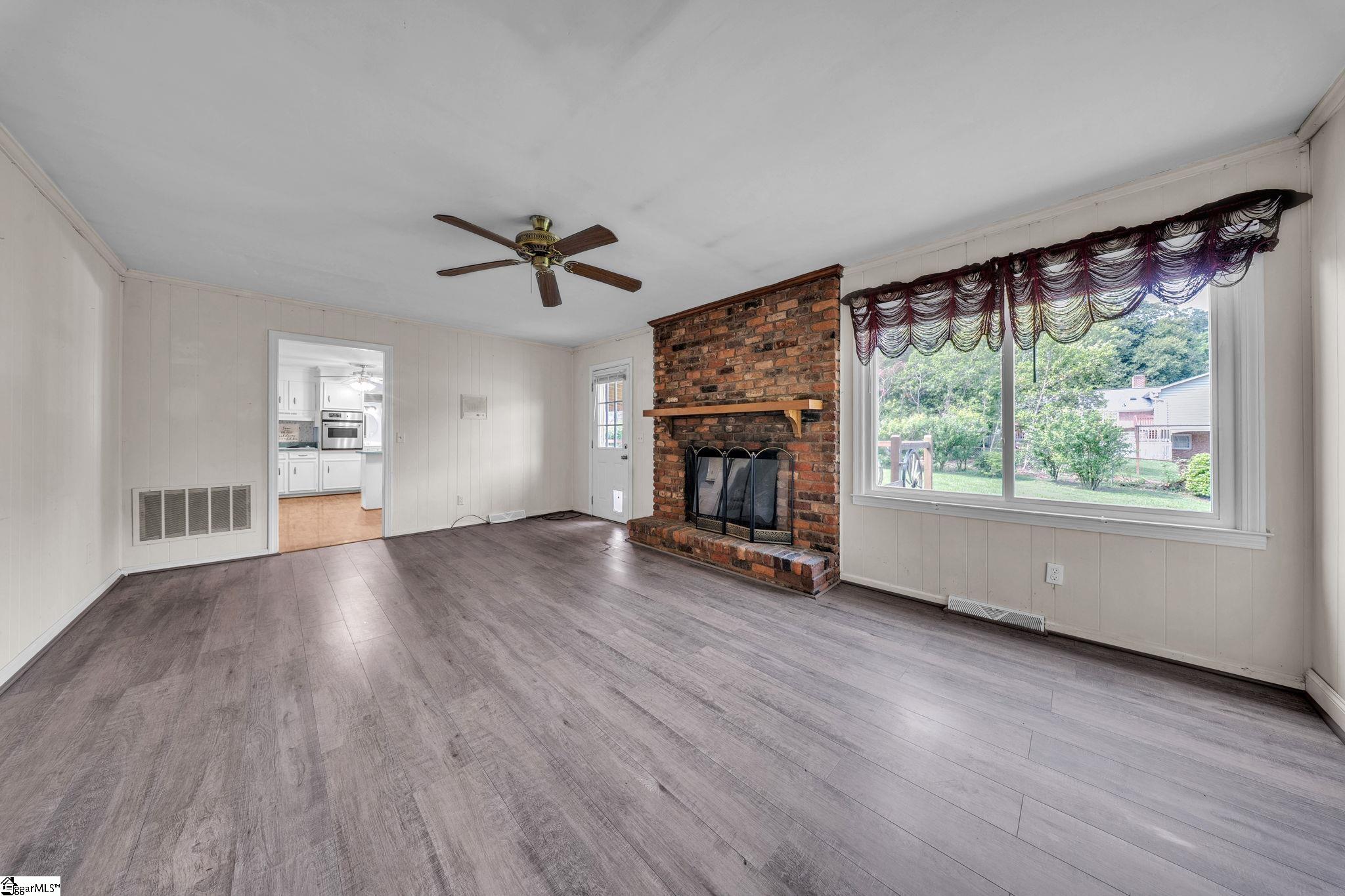 207 Donington Drive Property Photo 16