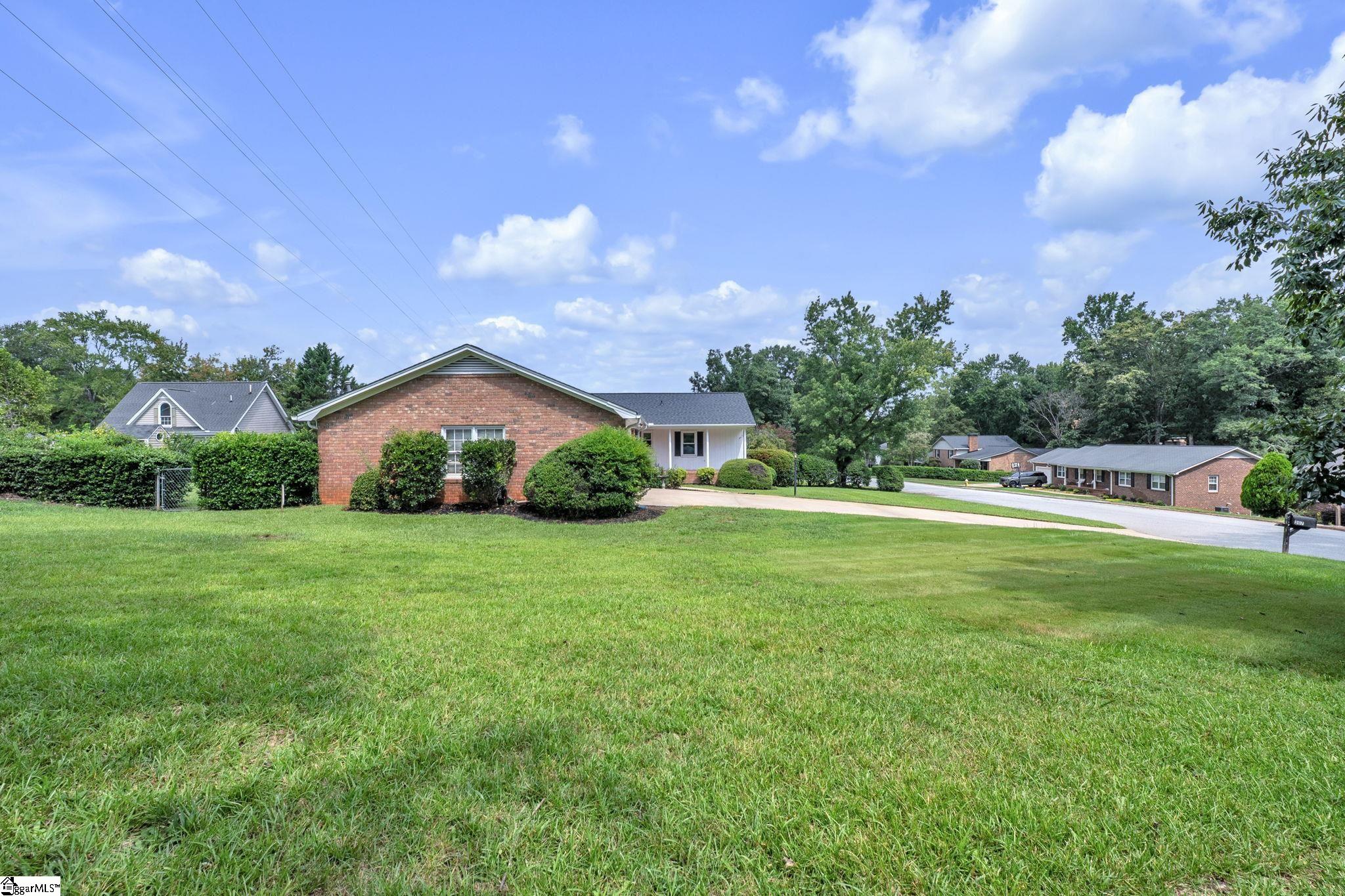 207 Donington Drive Property Photo 35
