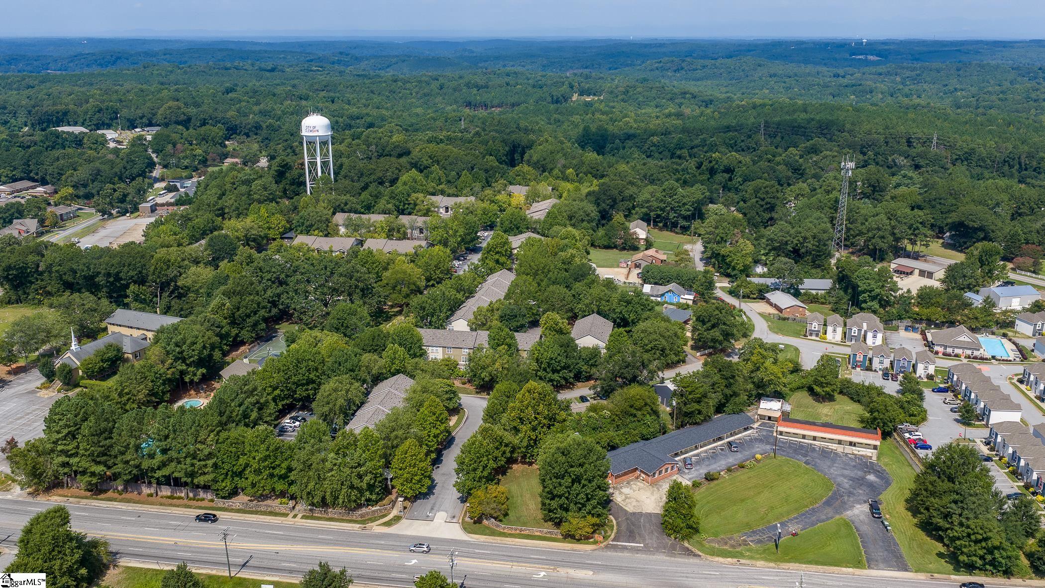 833 Old Greenville Highway Property Photo 44