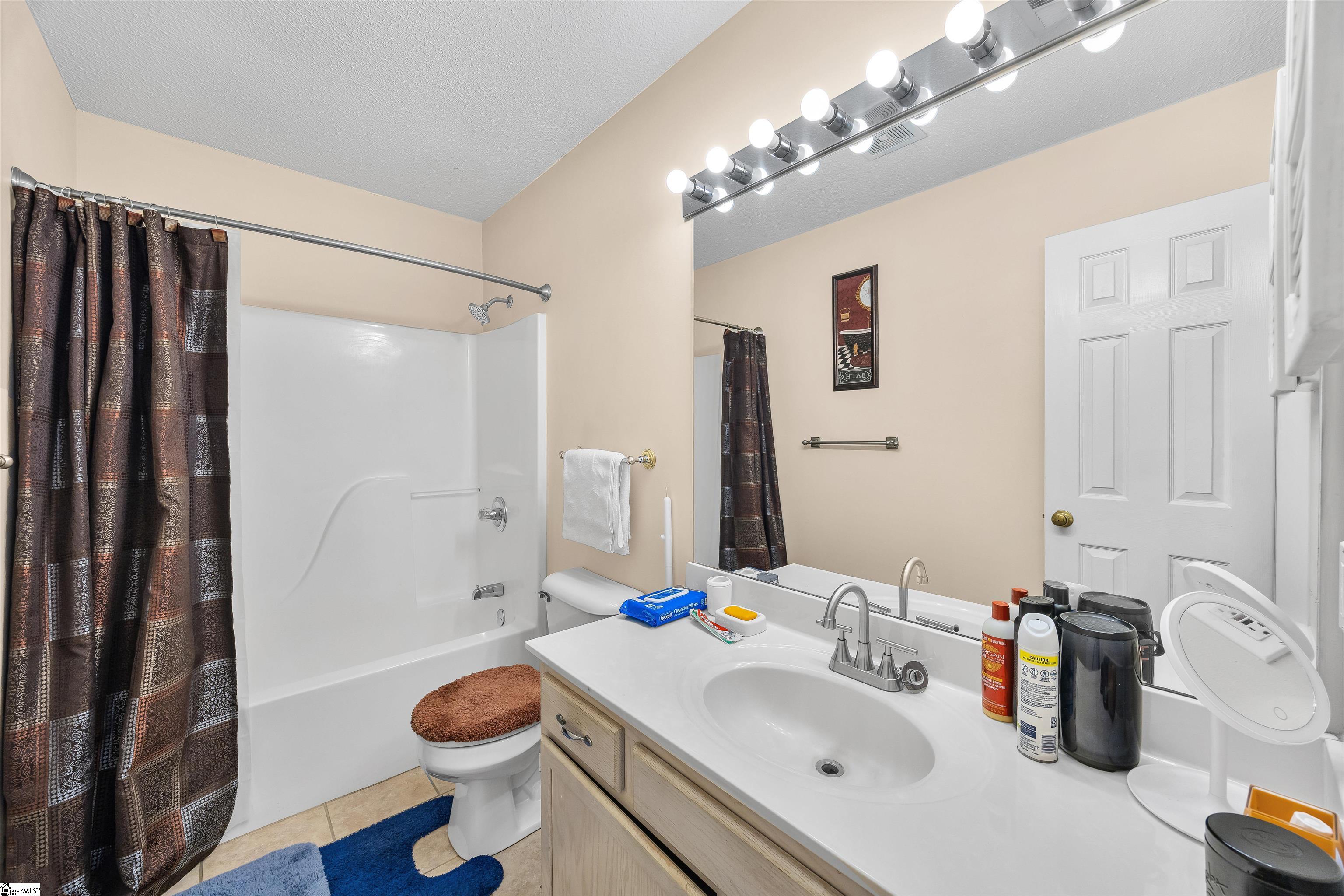 712 Larado Court Property Photo 17