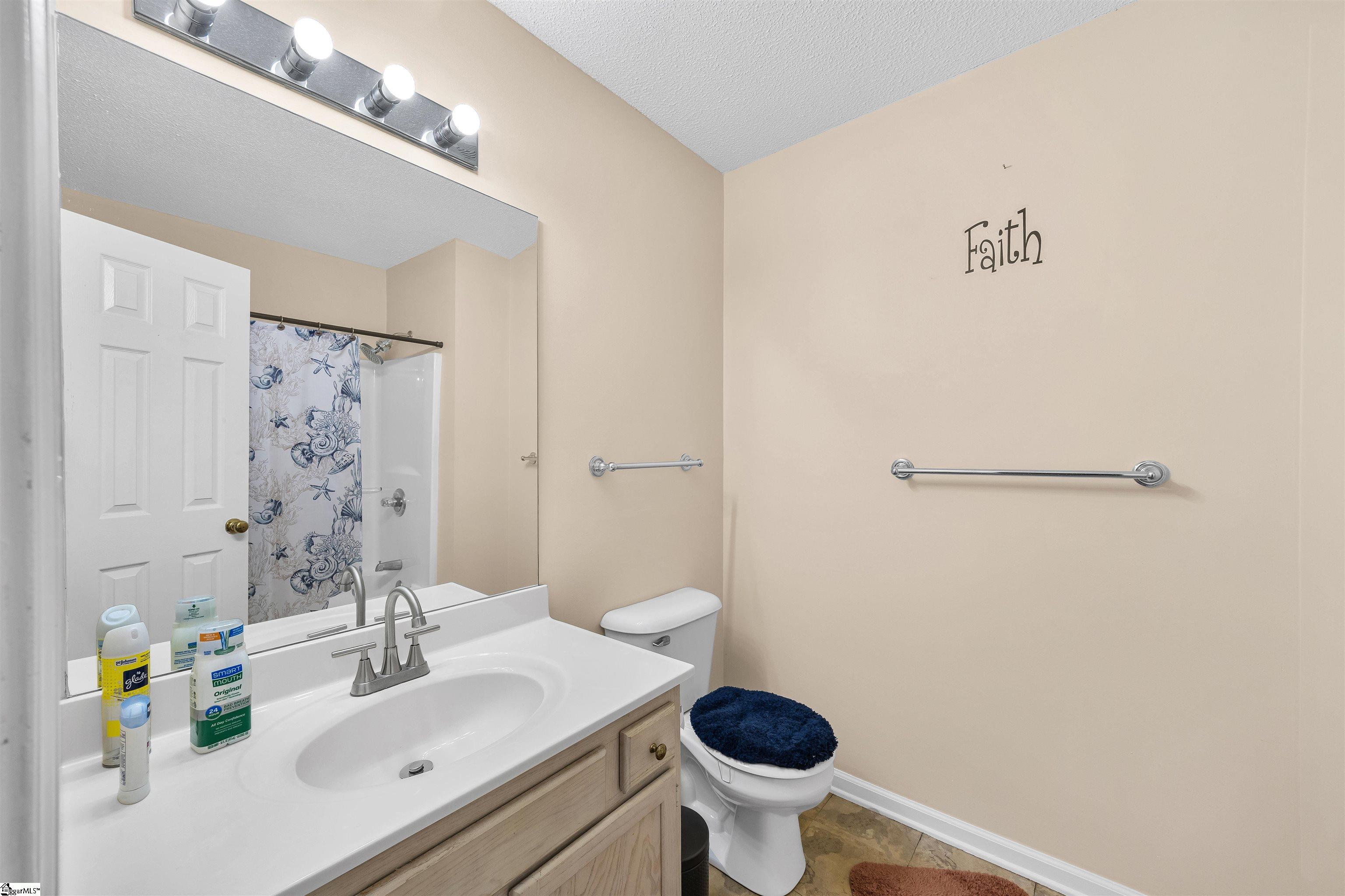 712 Larado Court Property Photo 18