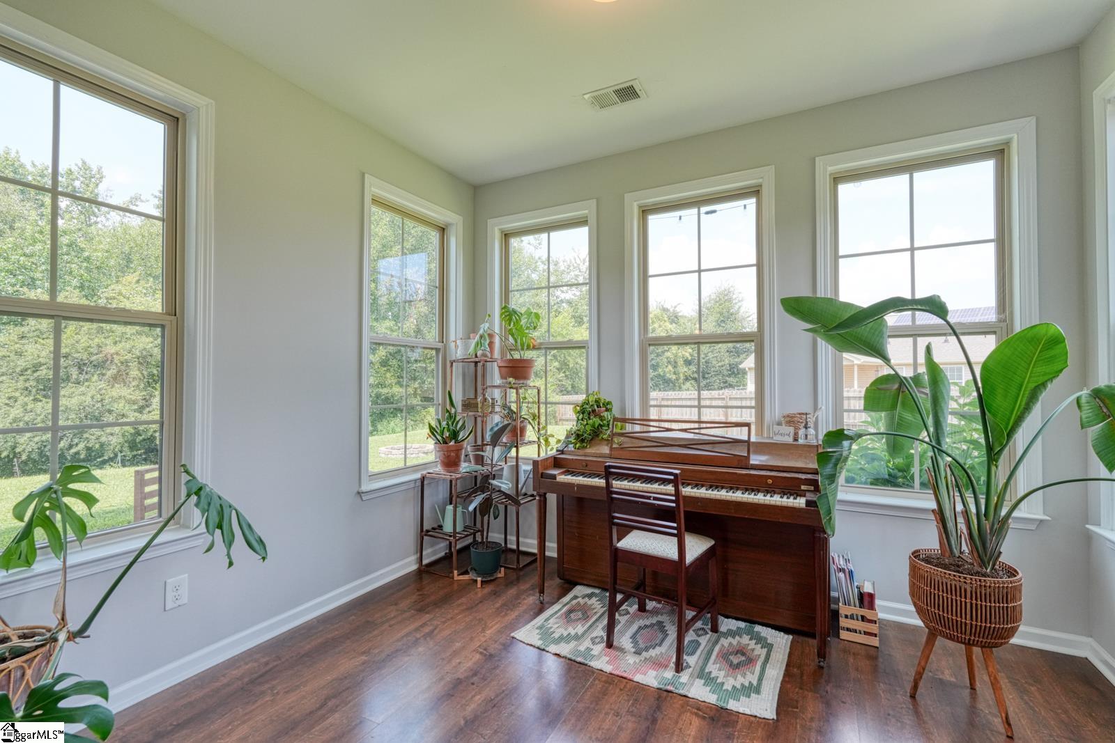 512 Furman Creek Court Property Photo 5