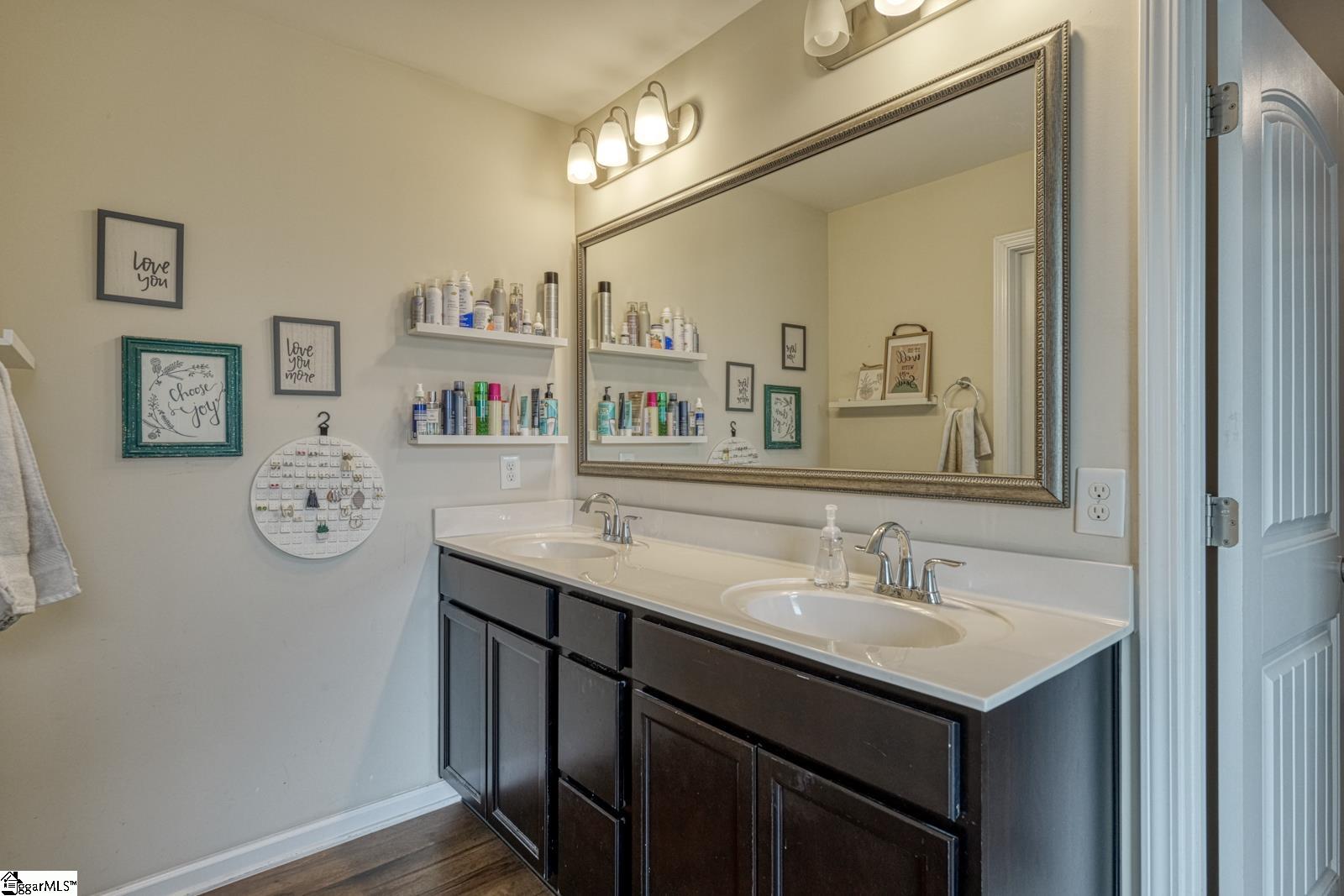 512 Furman Creek Court Property Photo 17