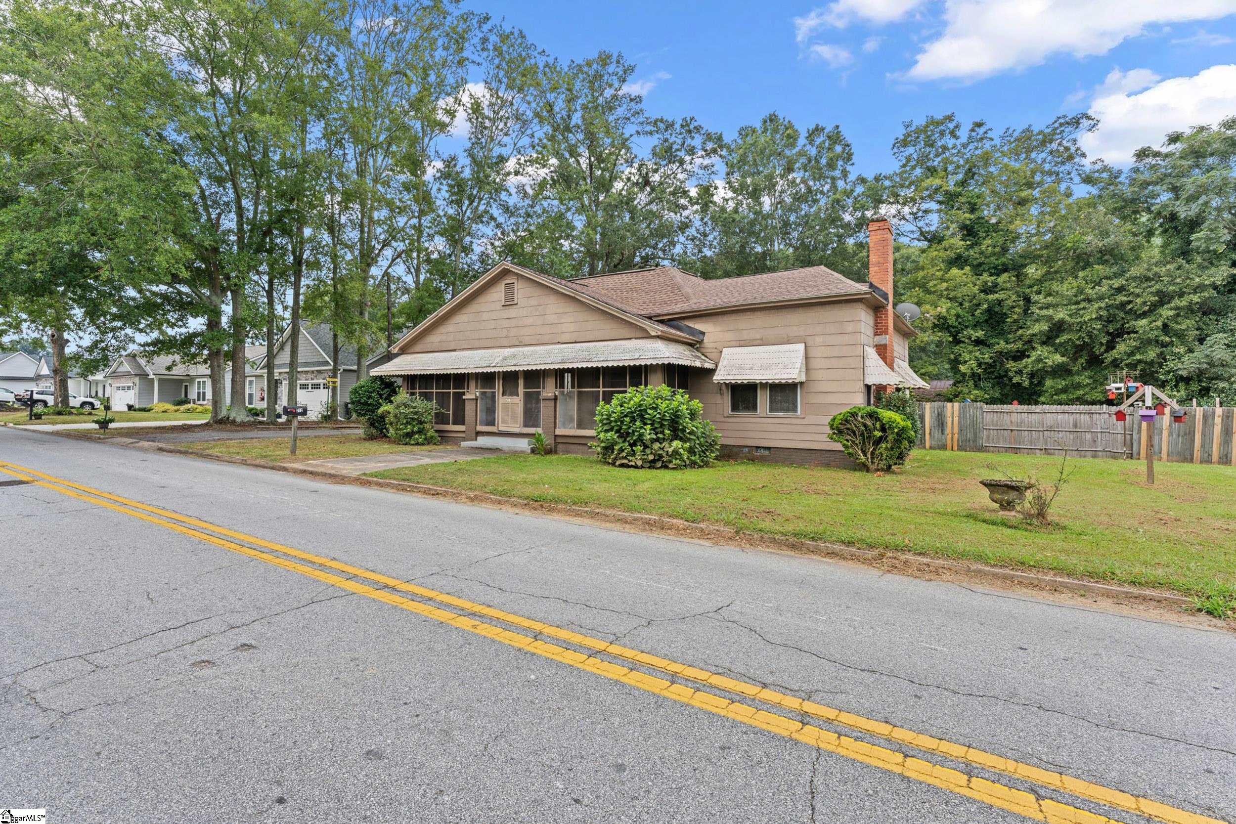 212 Breazeale Street Property Photo 2