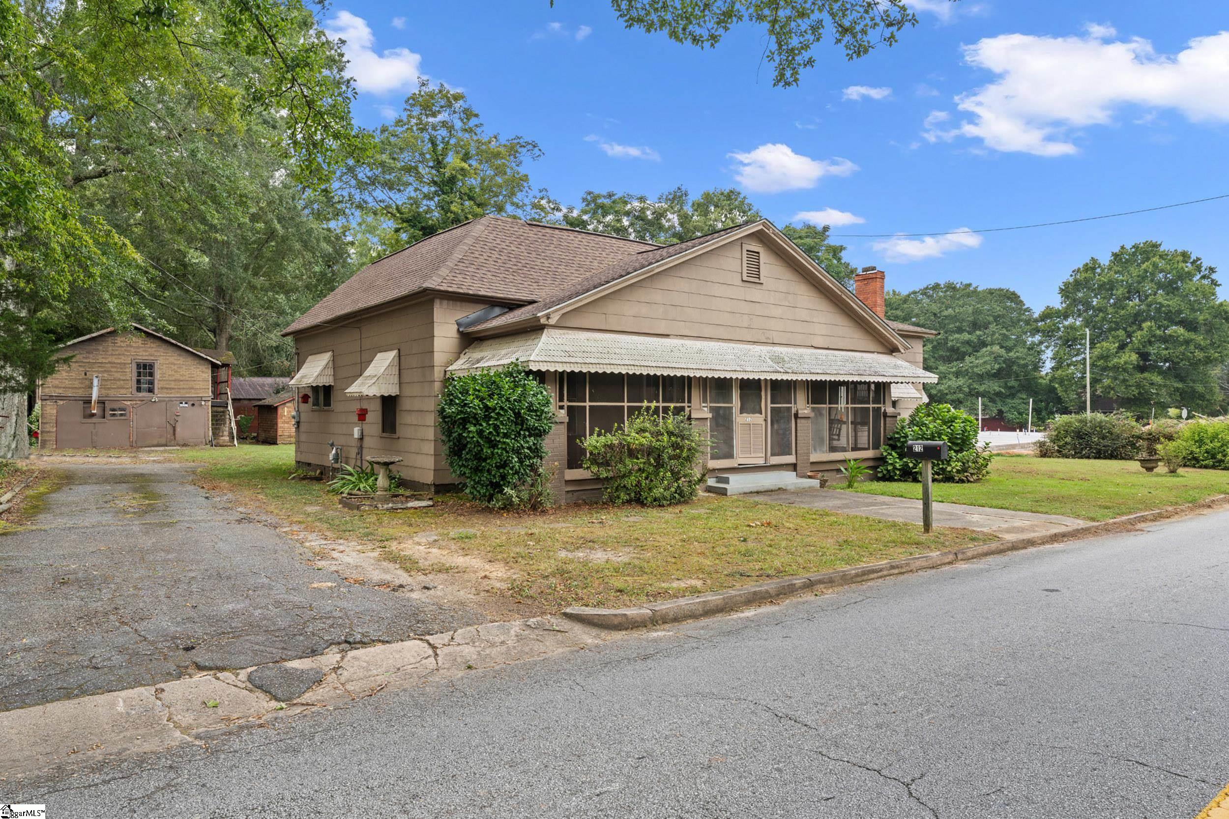212 Breazeale Street Property Photo 3