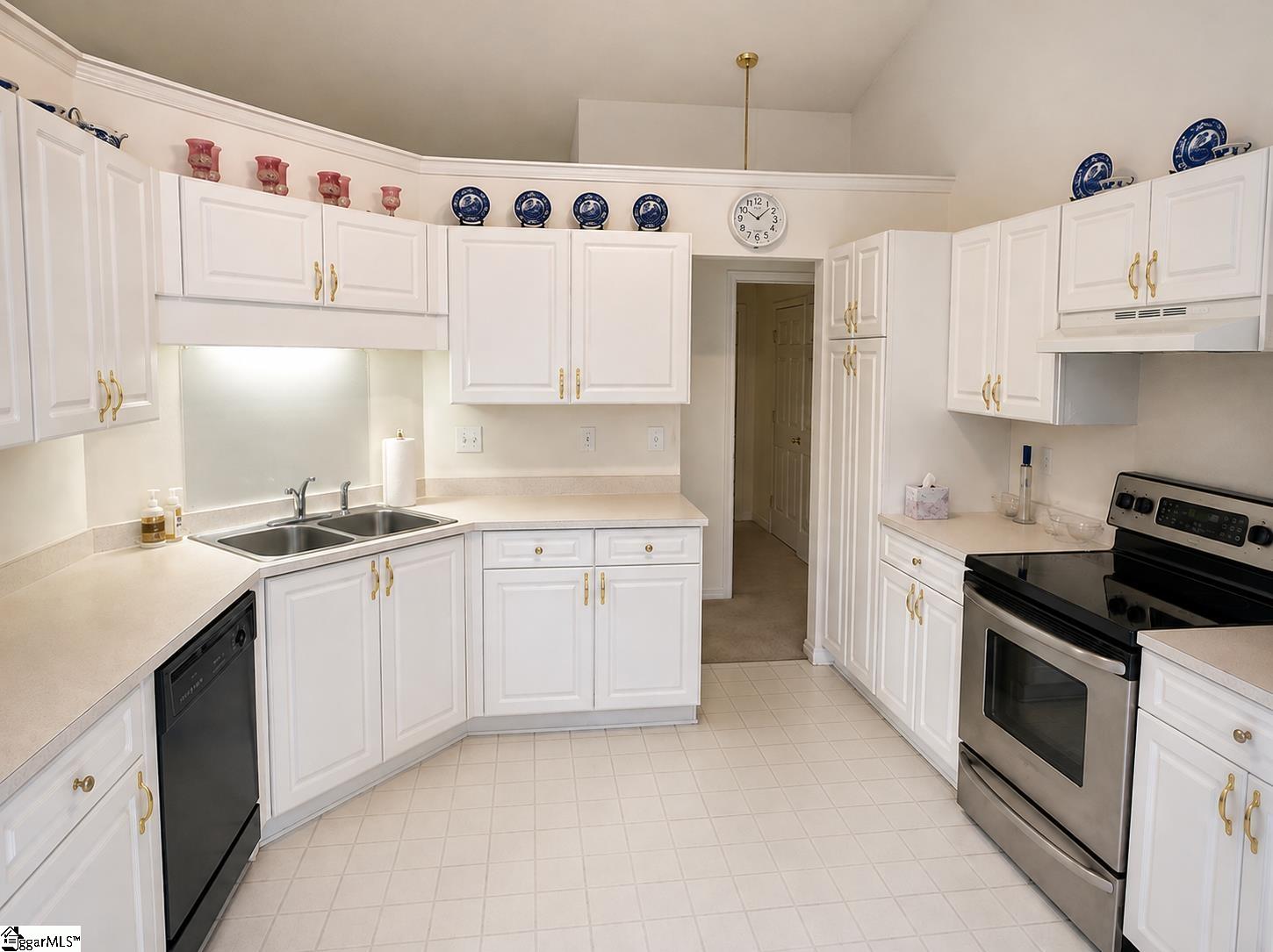 109 S Banyan Court Property Photo 8