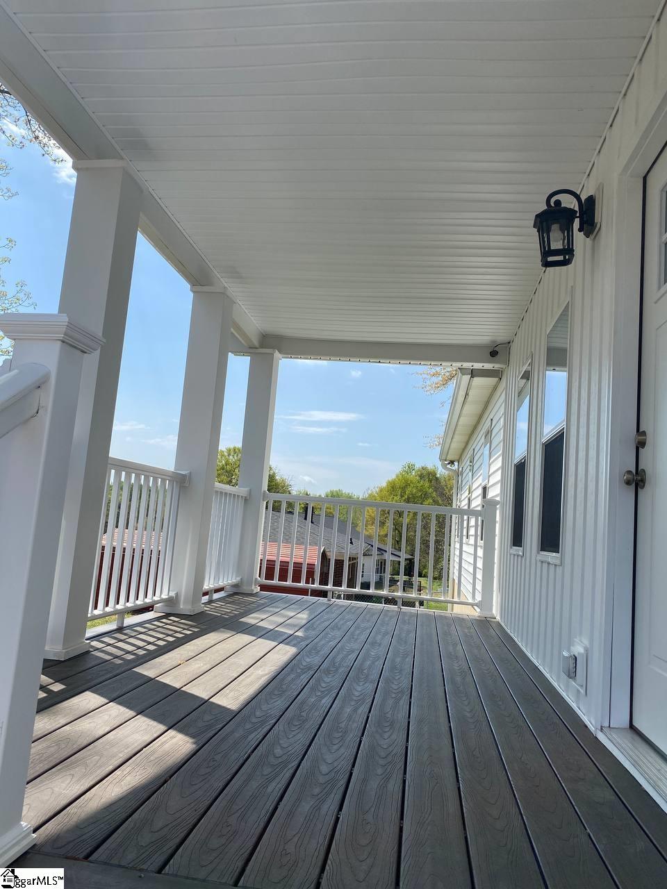 521 Park Street Property Photo 6