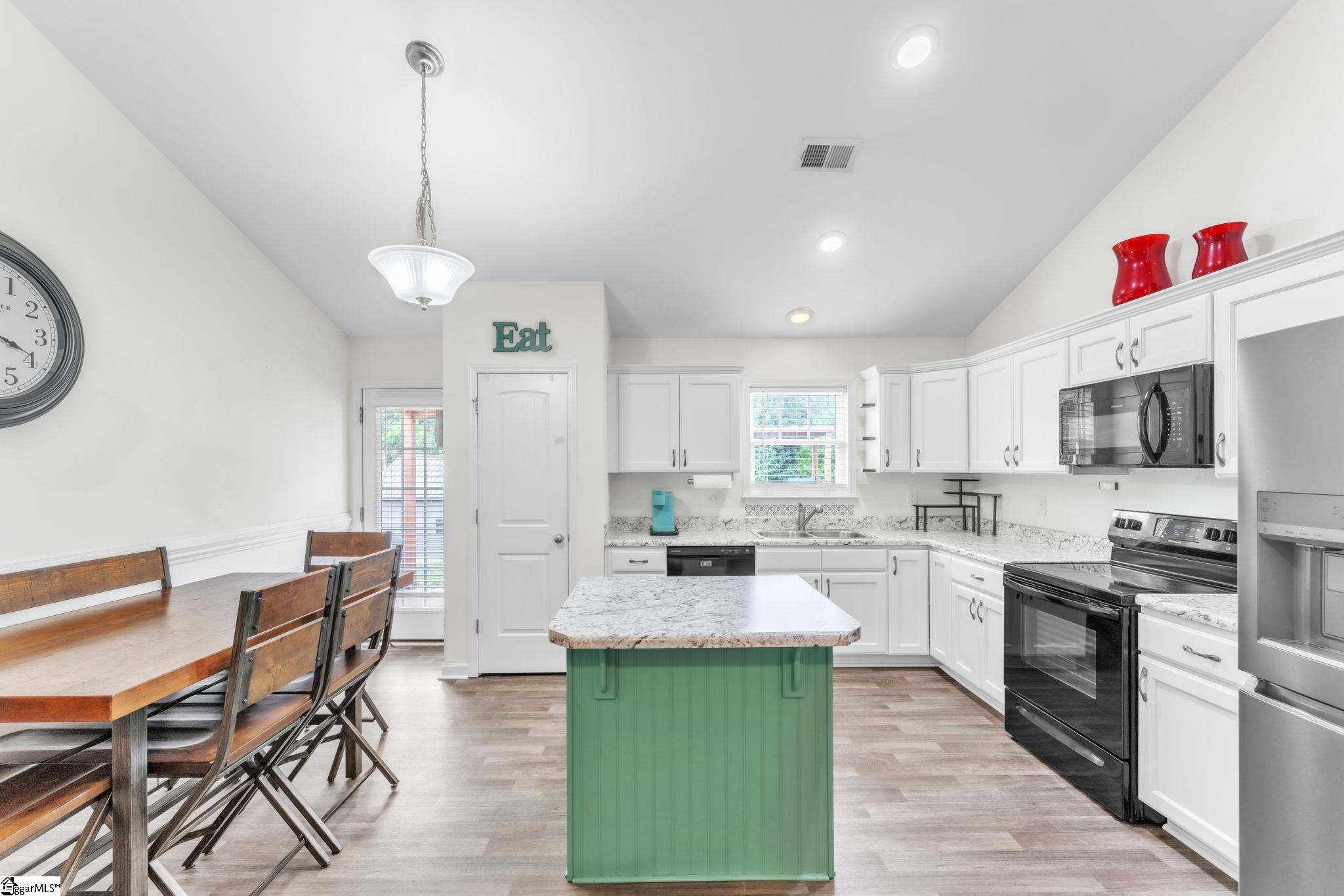140 Miller Road Property Photo 7