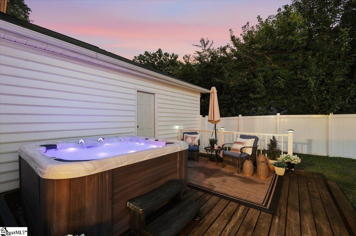 19 Chantilly Rue Court Property Photo 38
