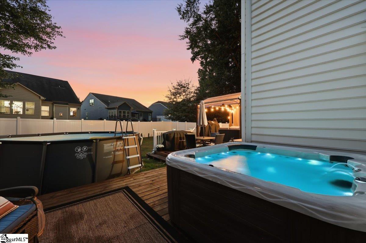 19 Chantilly Rue Court Property Photo 39