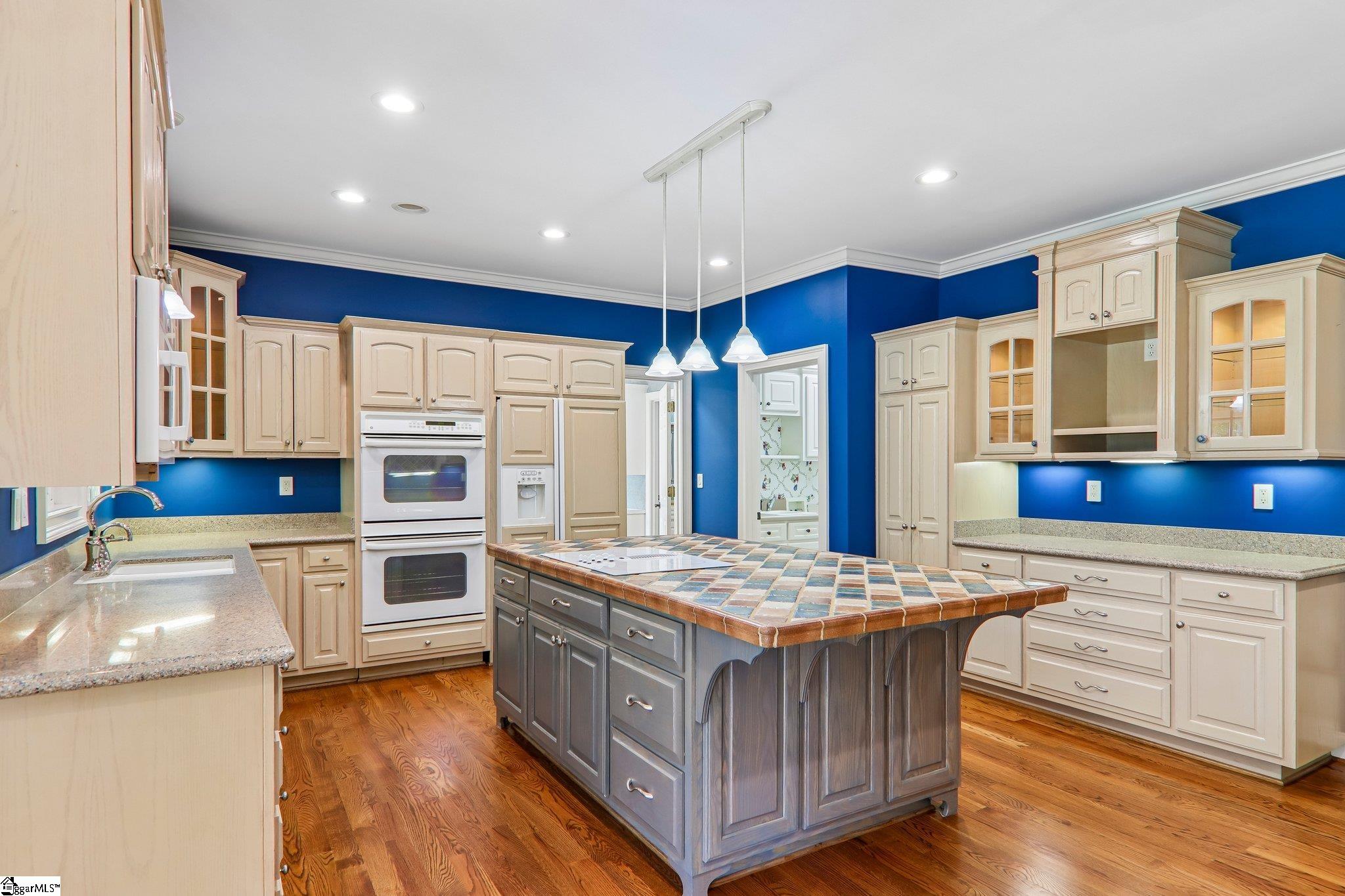 203 Sunningdale Drive Property Photo 11