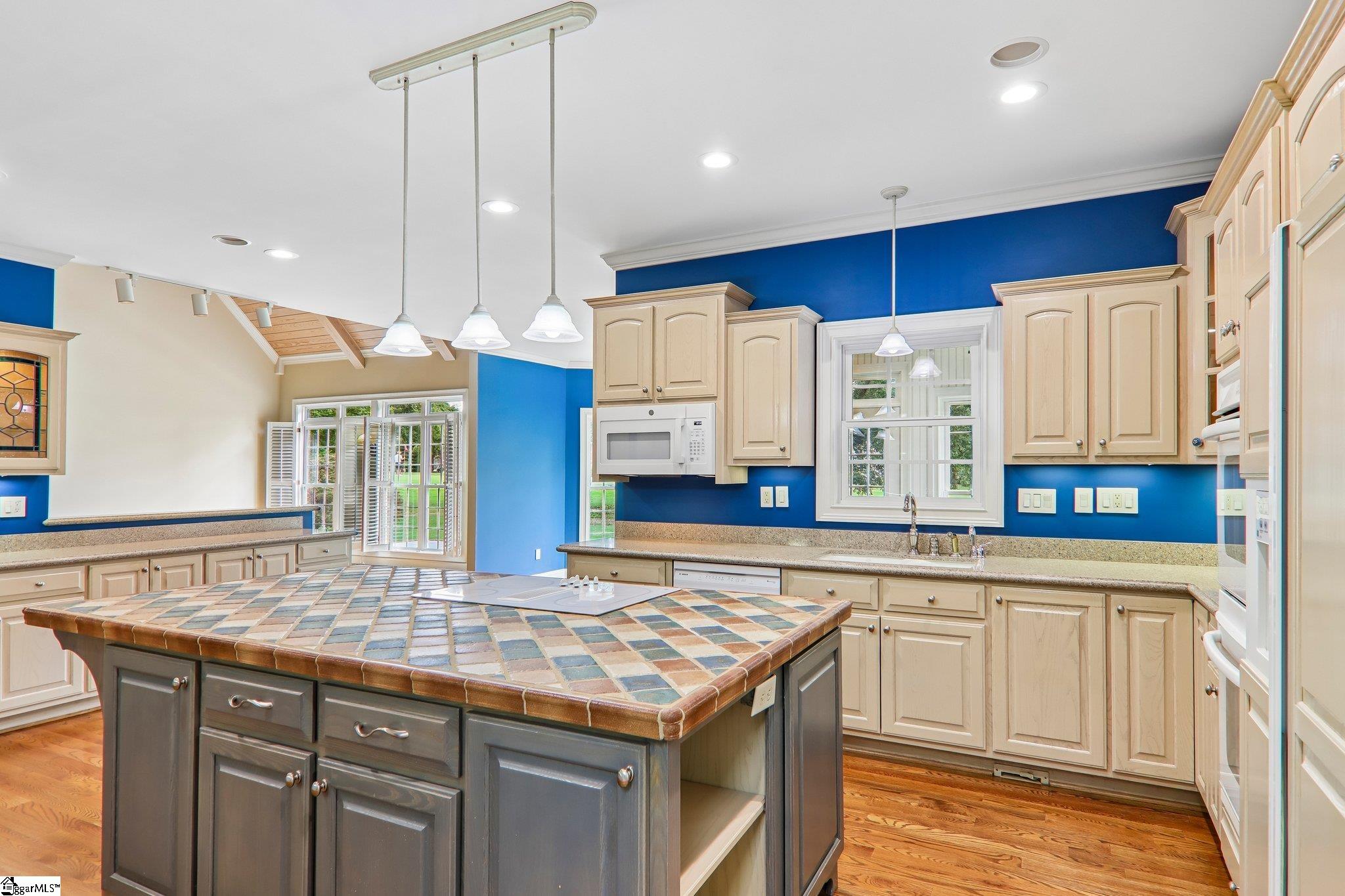 203 Sunningdale Drive Property Photo 12