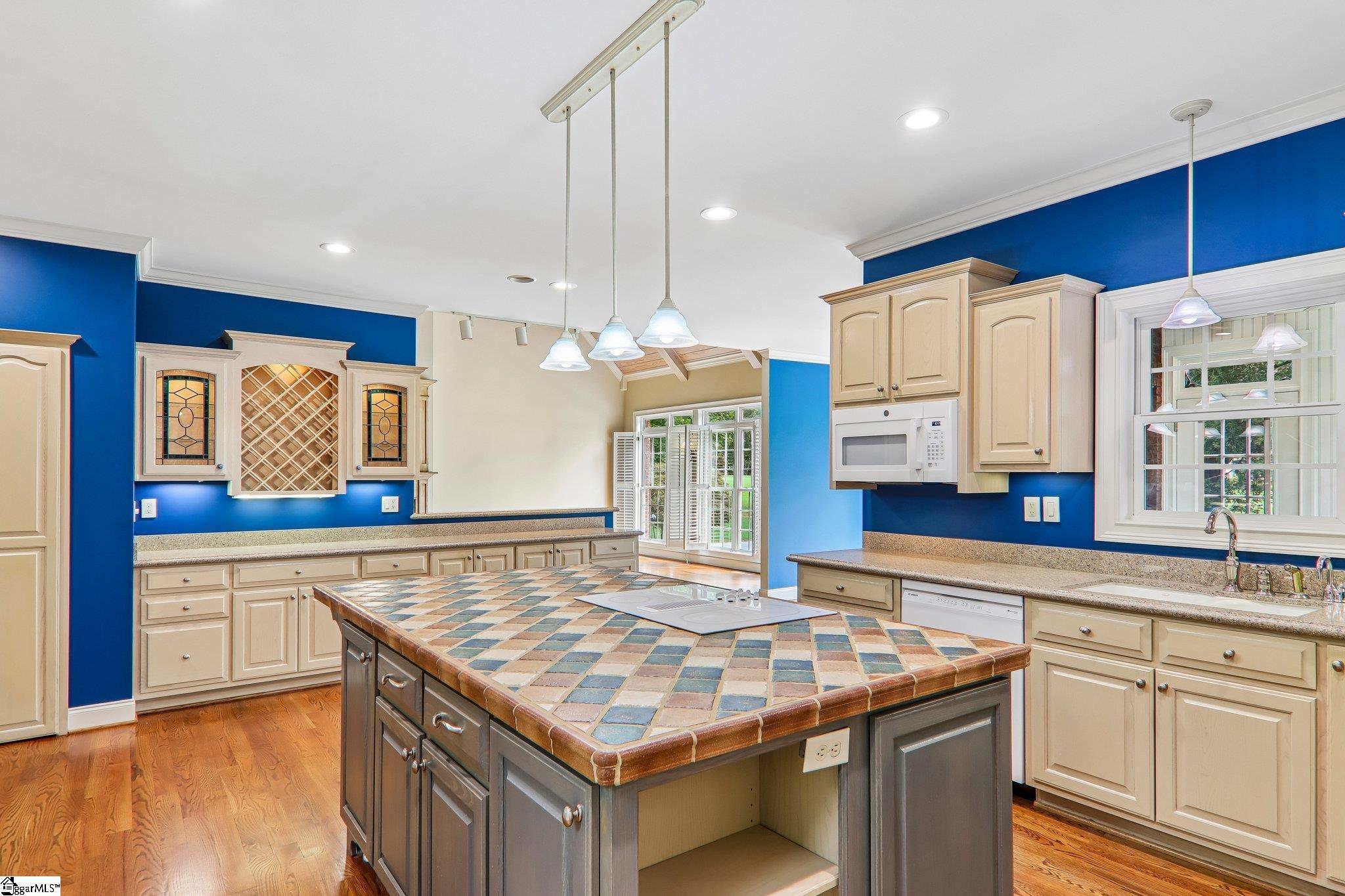 203 Sunningdale Drive Property Photo 13