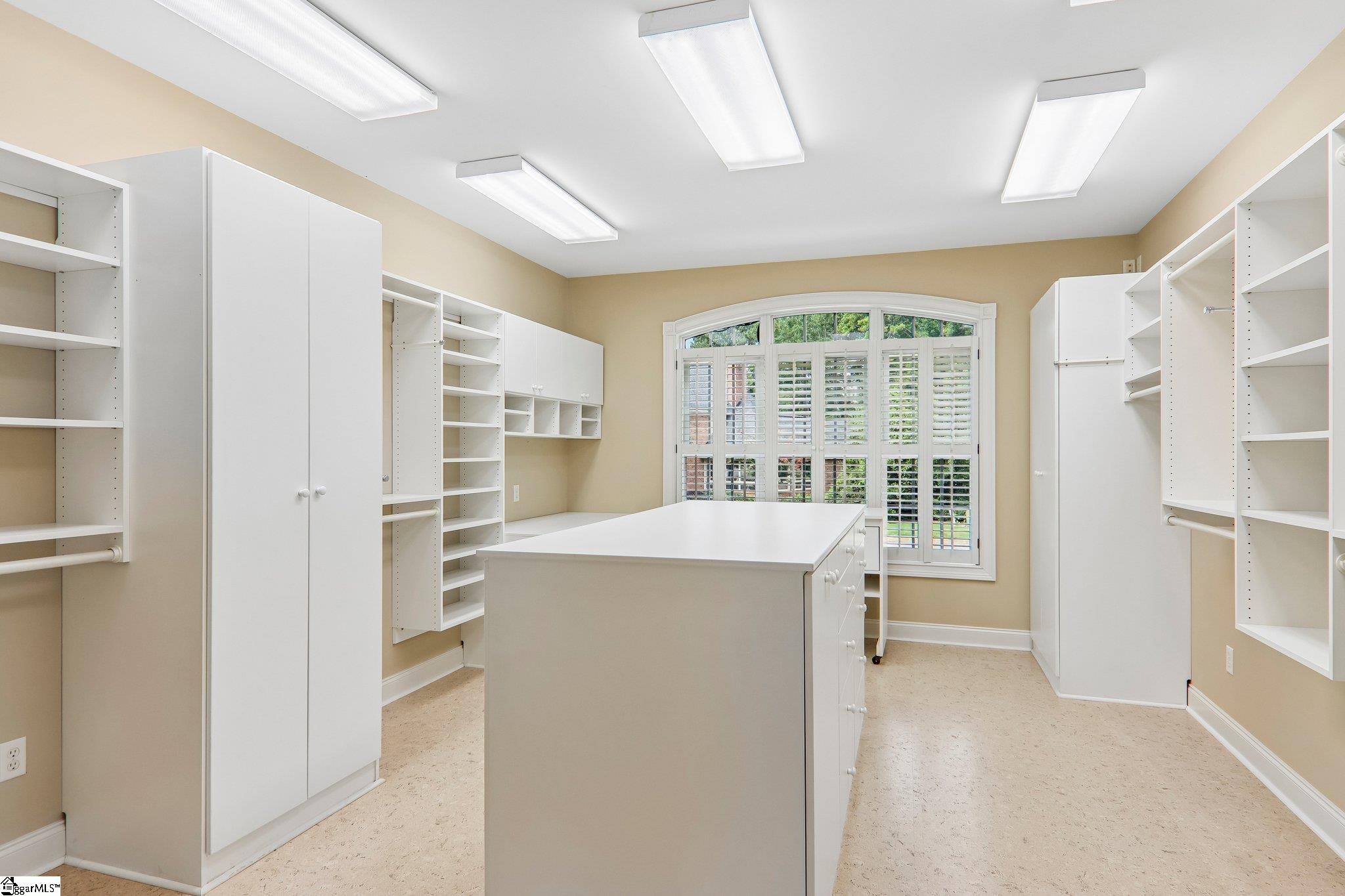 203 Sunningdale Drive Property Photo 33