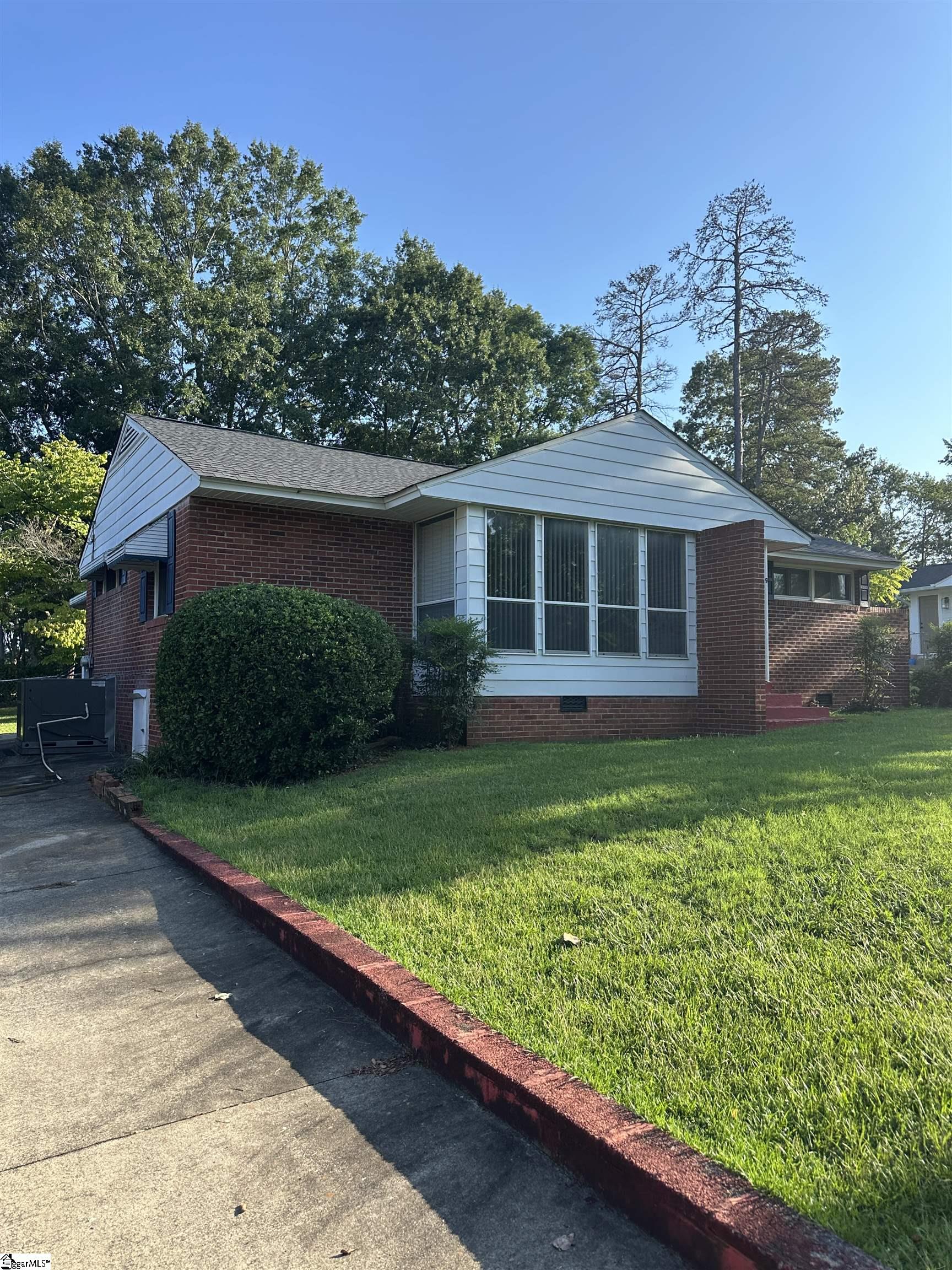 9 Woodmont Circle Property Photo 3
