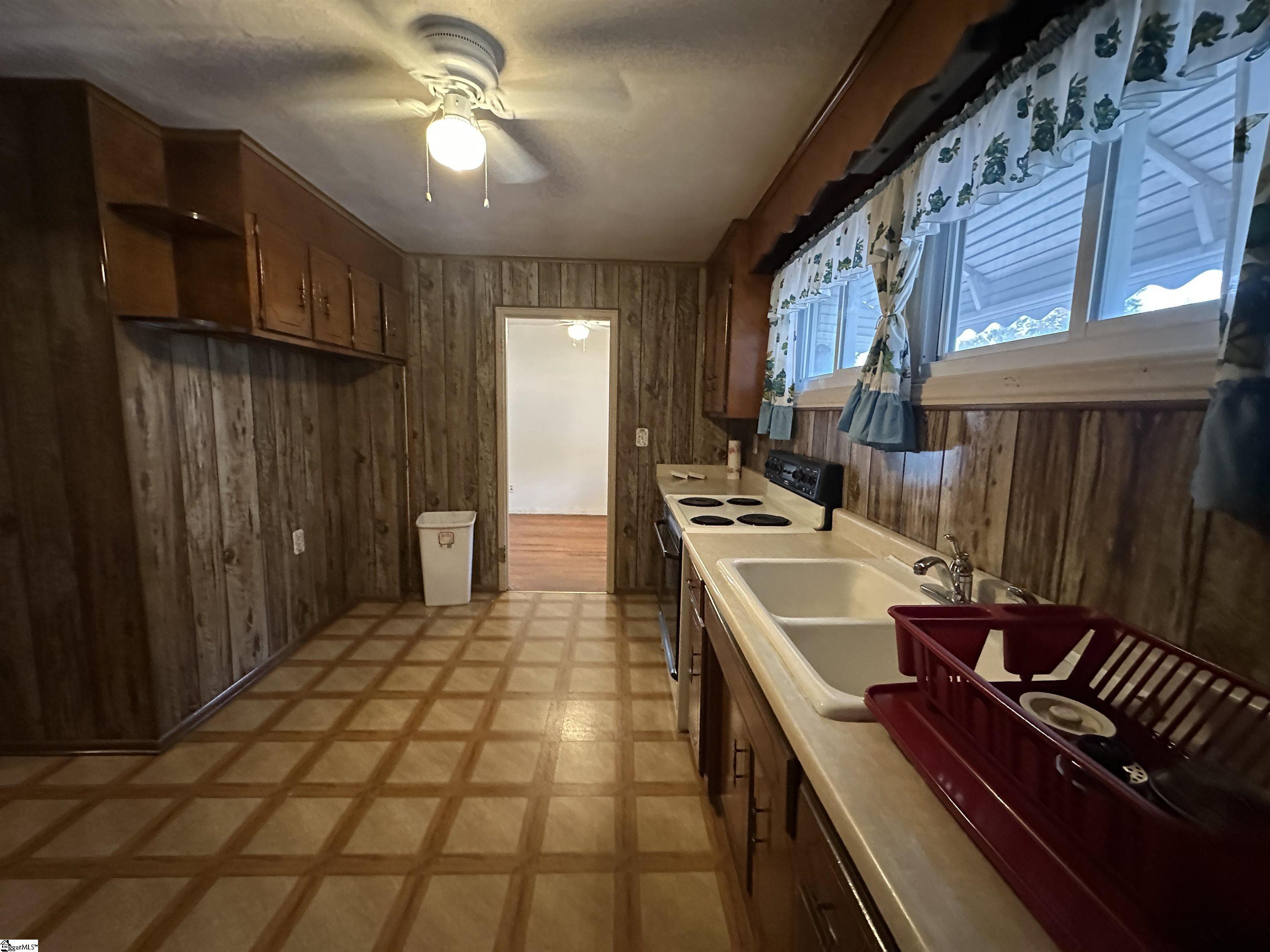 9 Woodmont Circle Property Photo 5