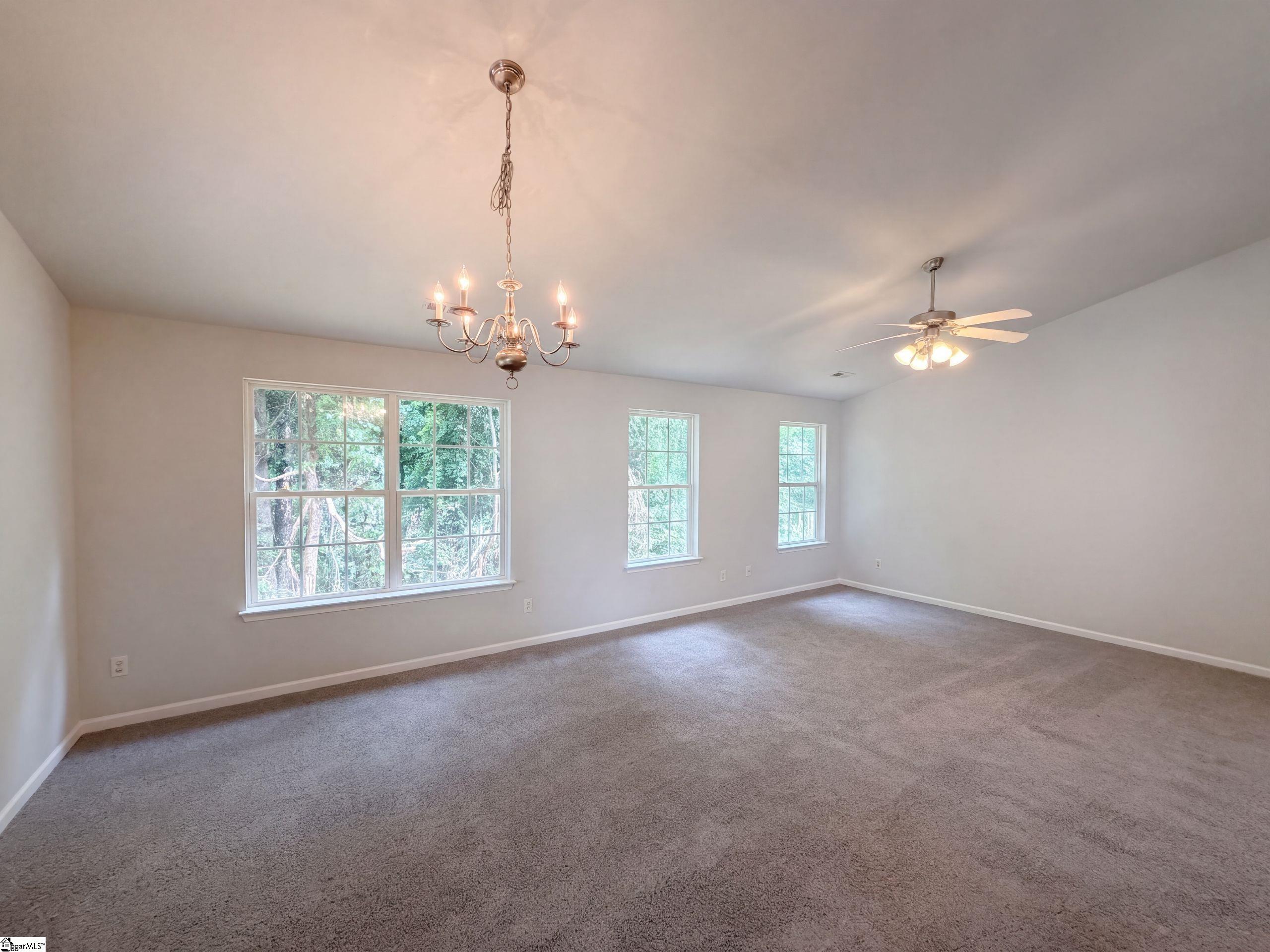 122 Catterick Way Property Photo 6