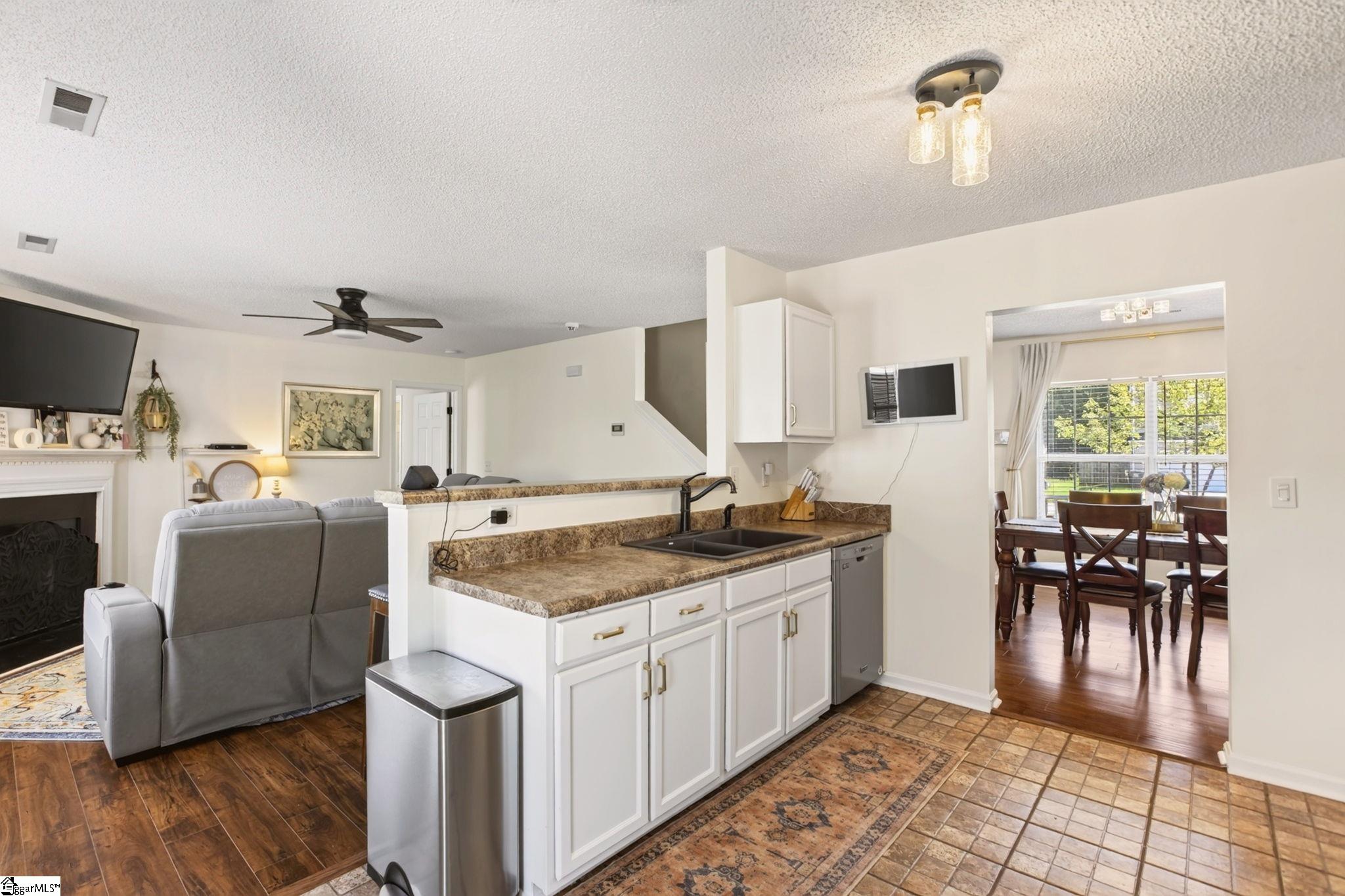 501 Westbury Way Property Photo 13