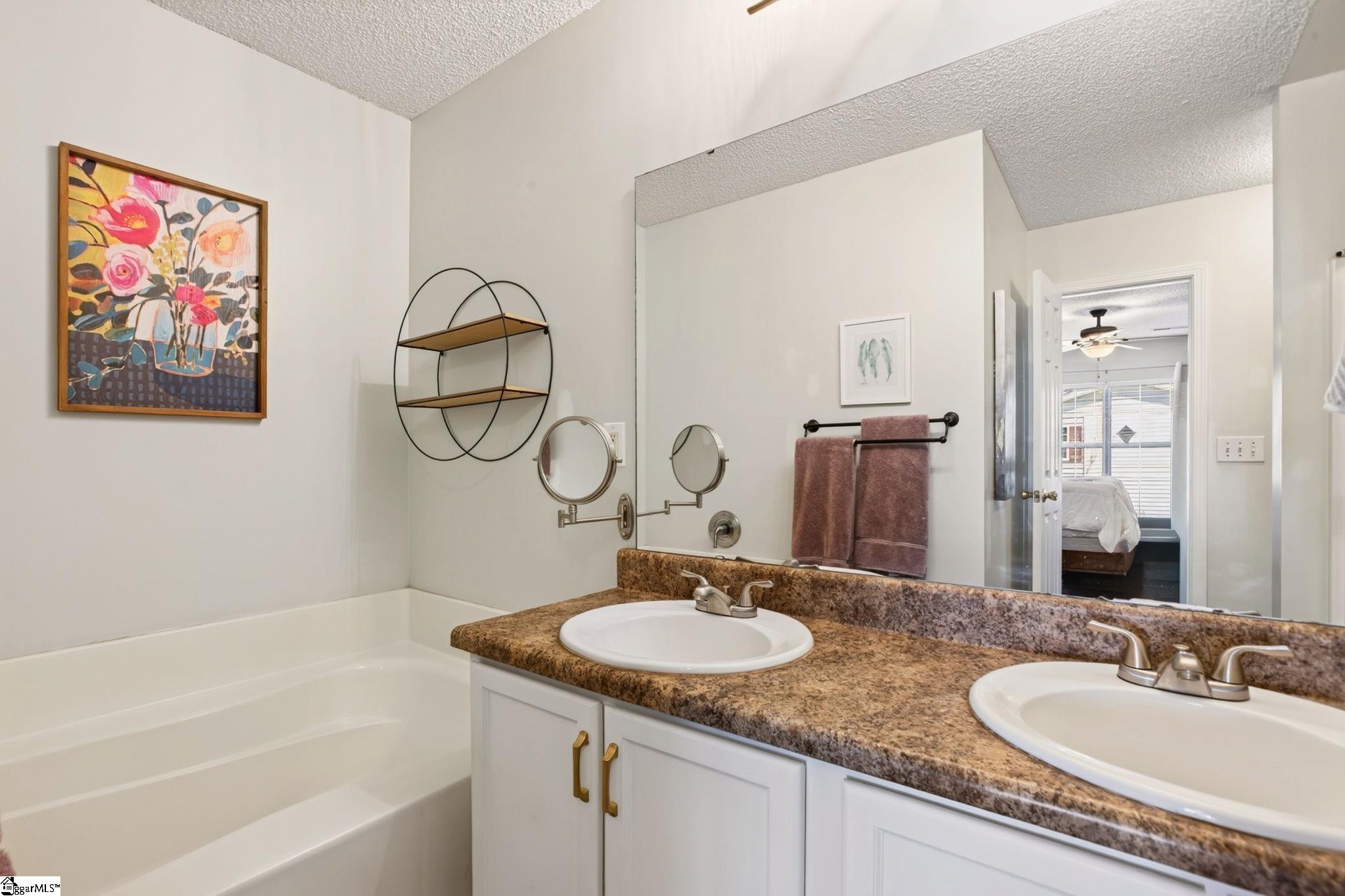 501 Westbury Way Property Photo 23