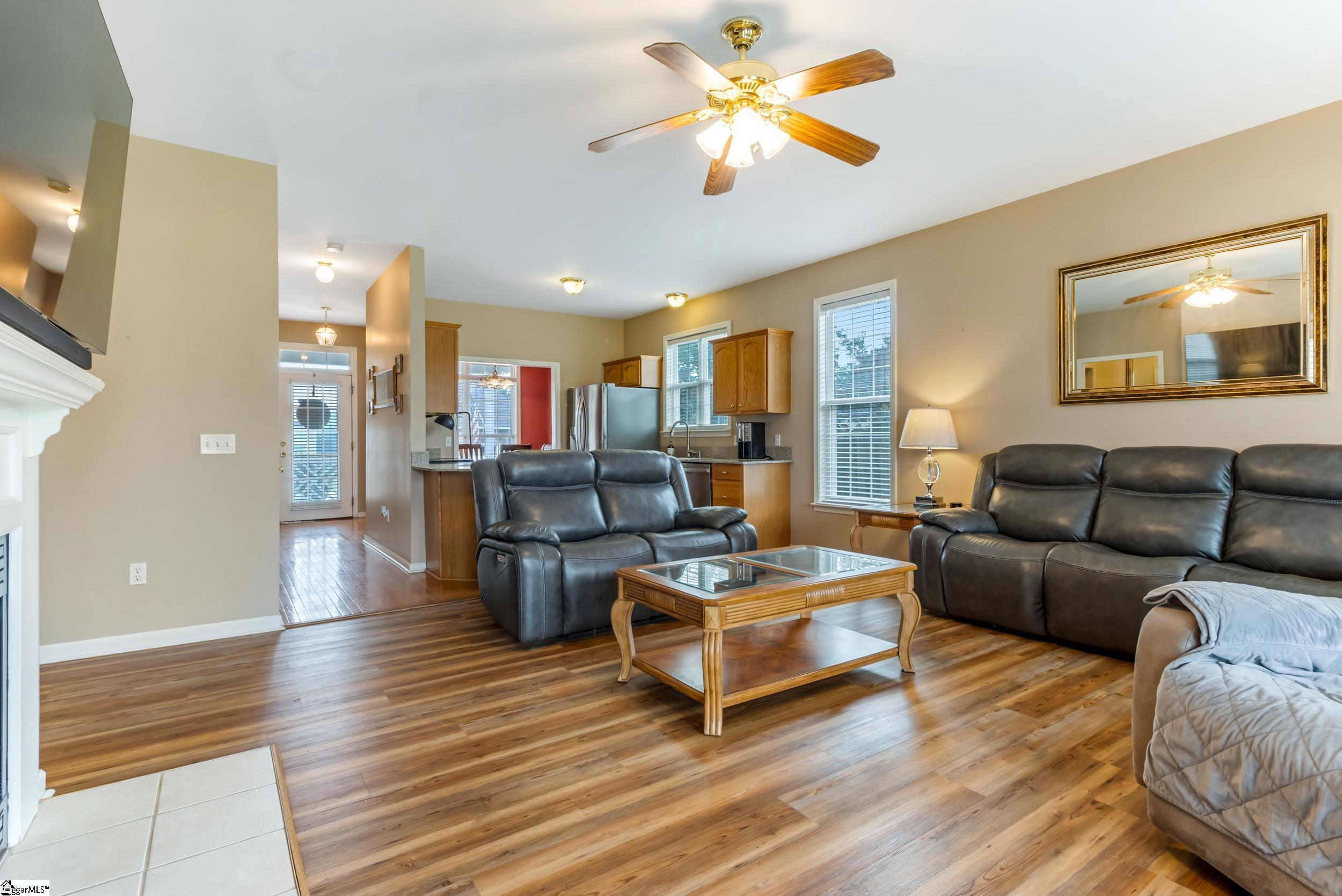 203 Summergrass Drive Property Photo 4