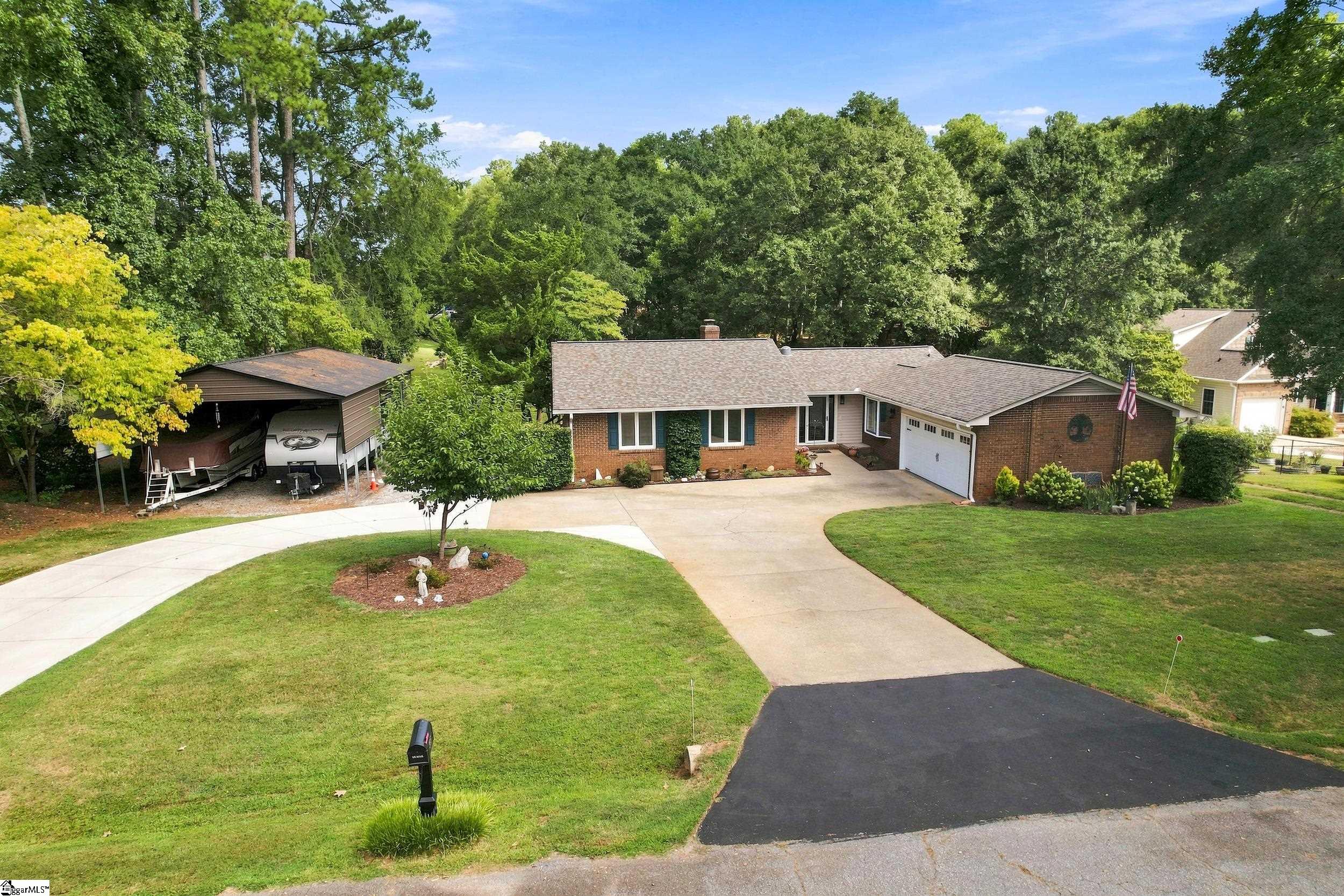 203 Knoxwood Court Property Photo 2