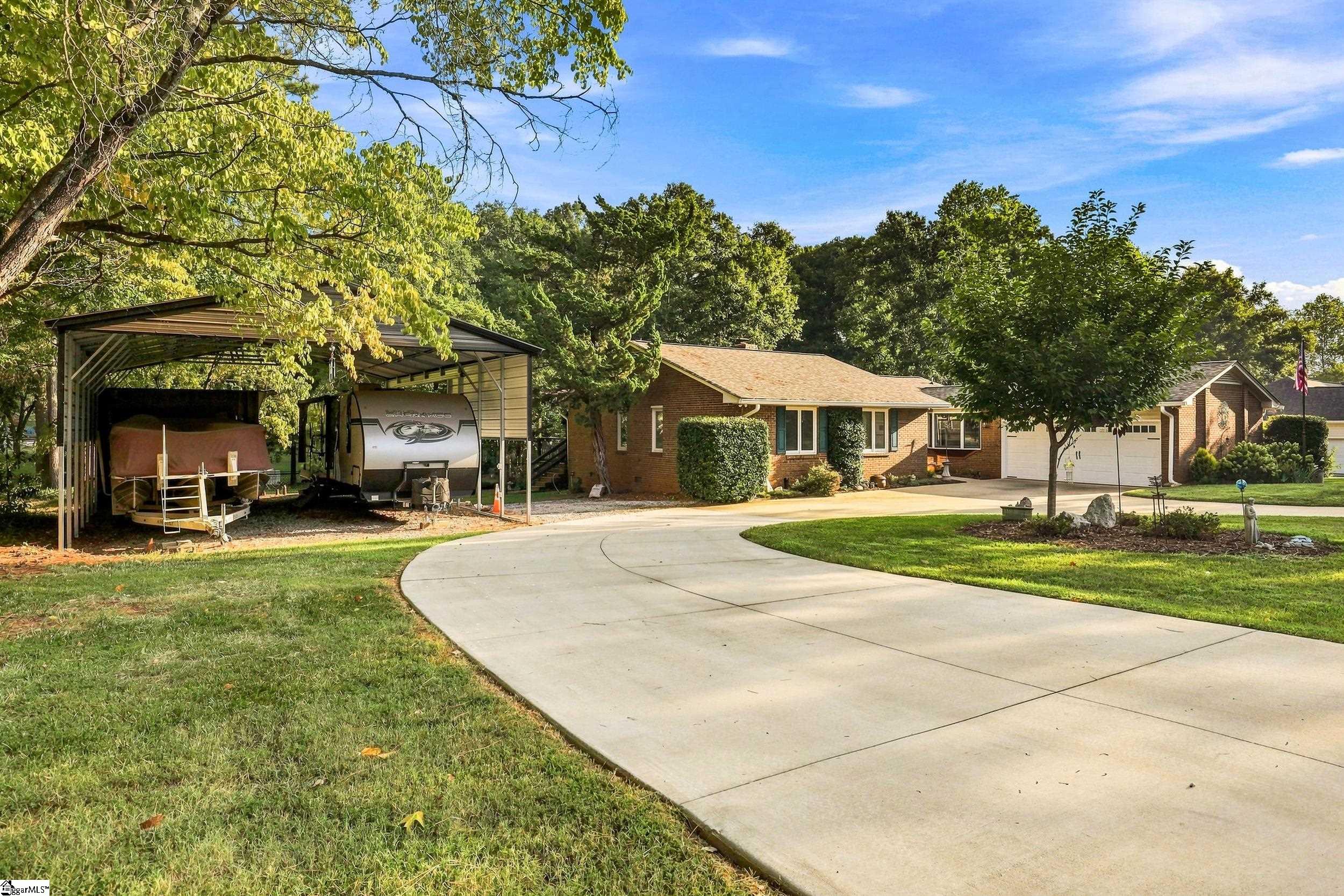 203 Knoxwood Court Property Photo 6