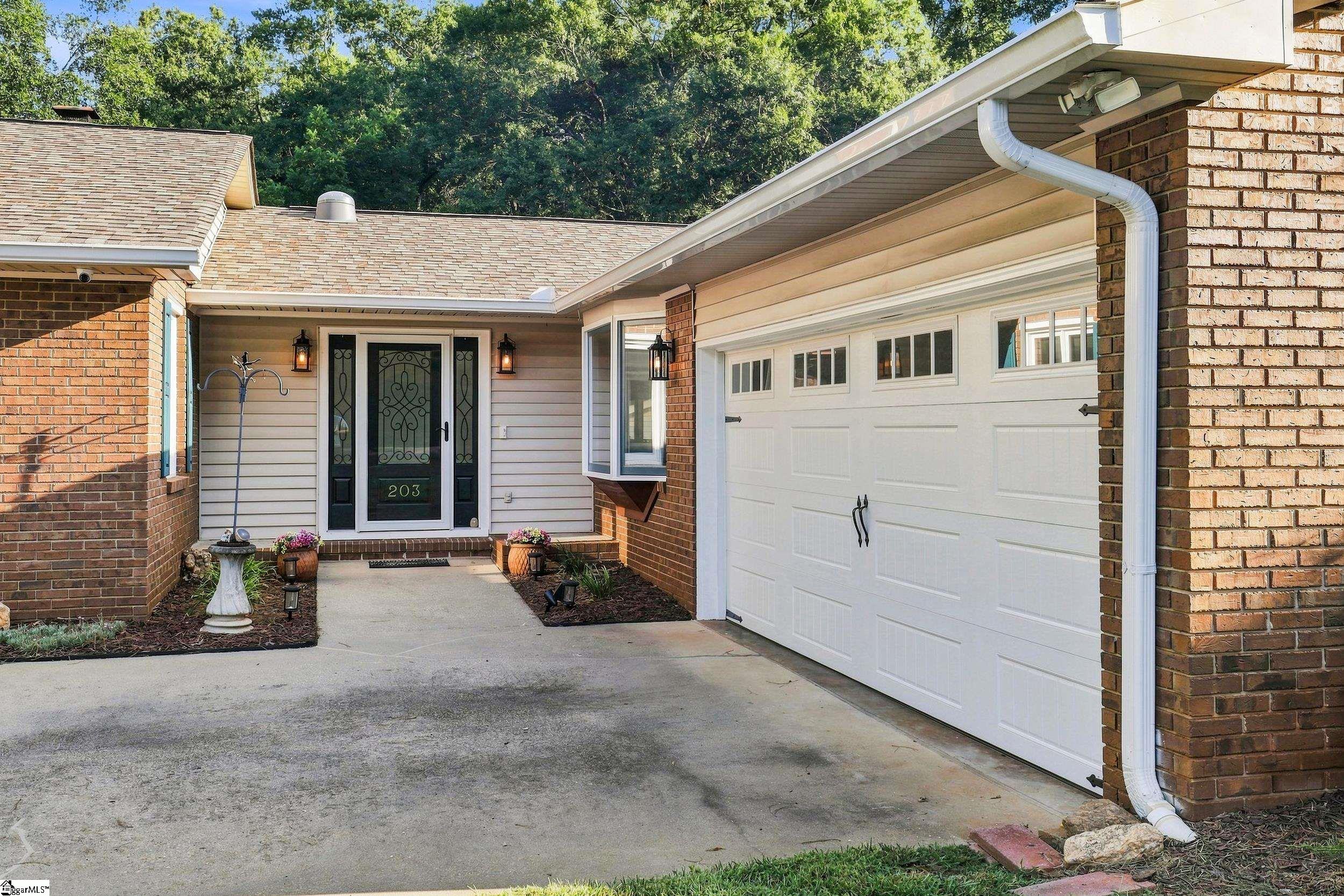 203 Knoxwood Court Property Photo 8