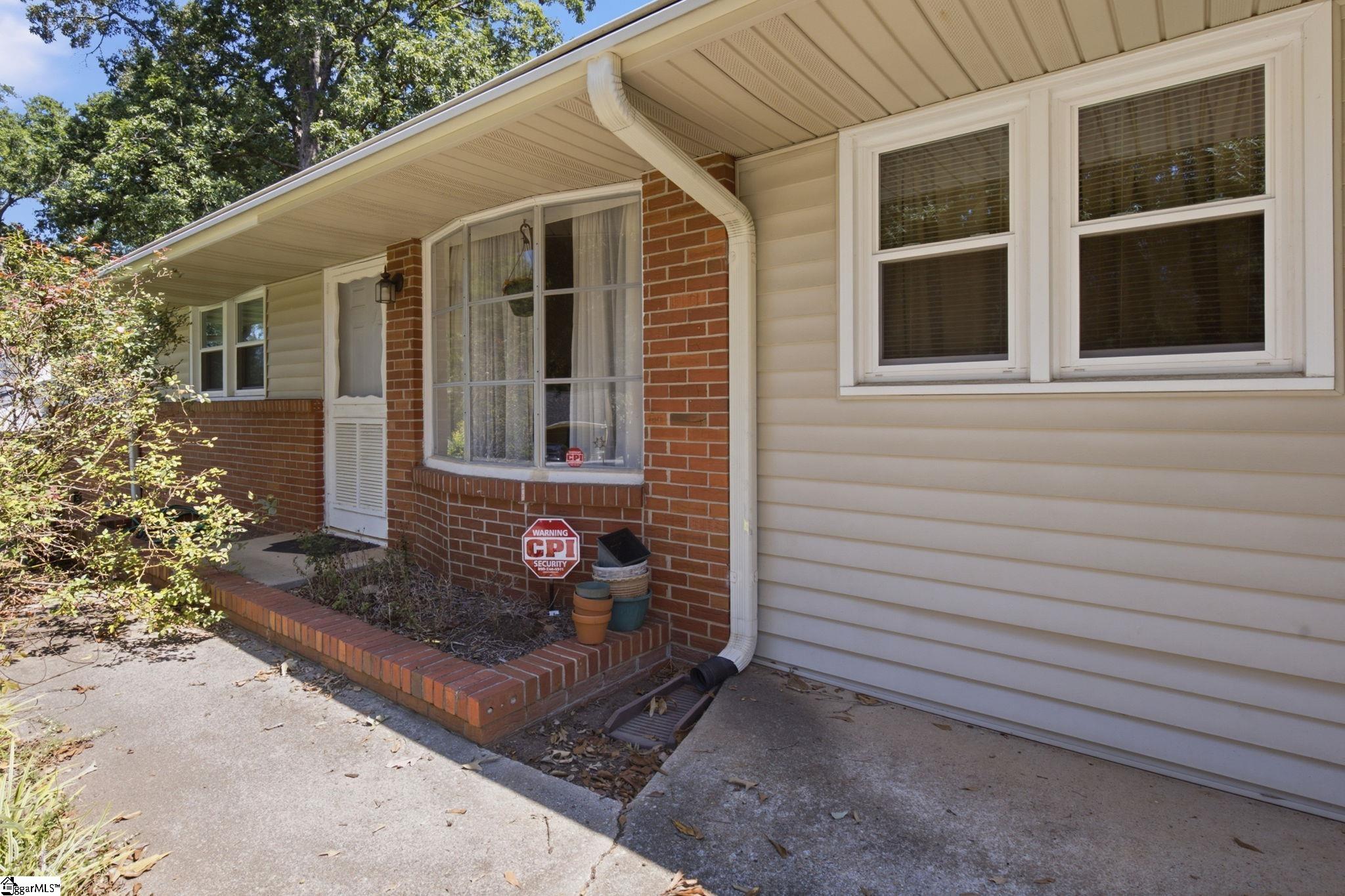 225 W Castle Drive Property Photo 4