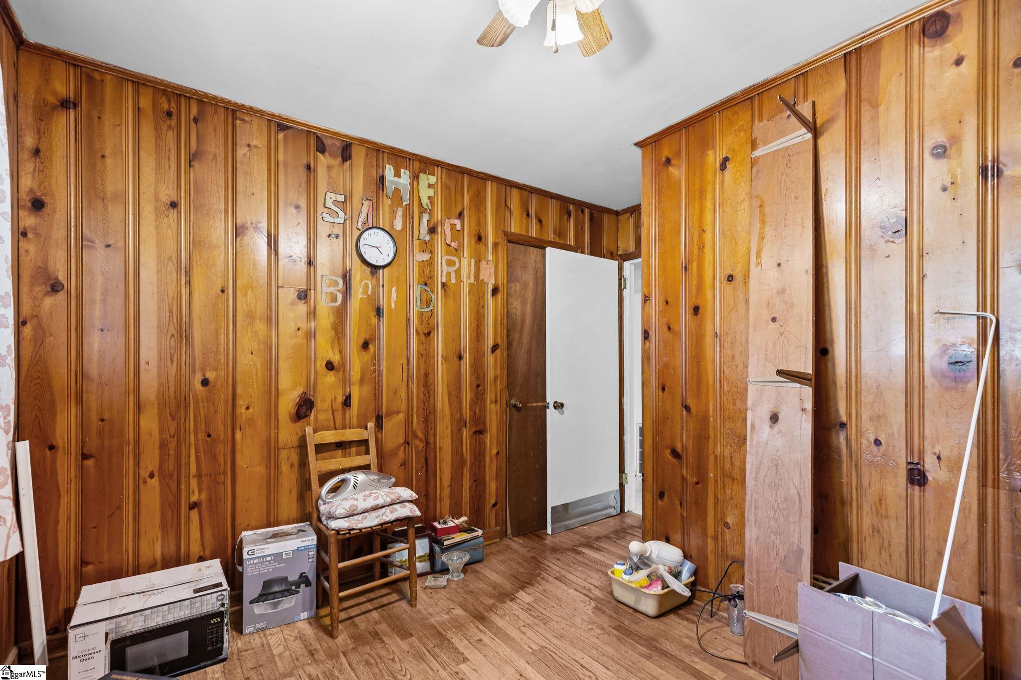 225 W Castle Drive Property Photo 18