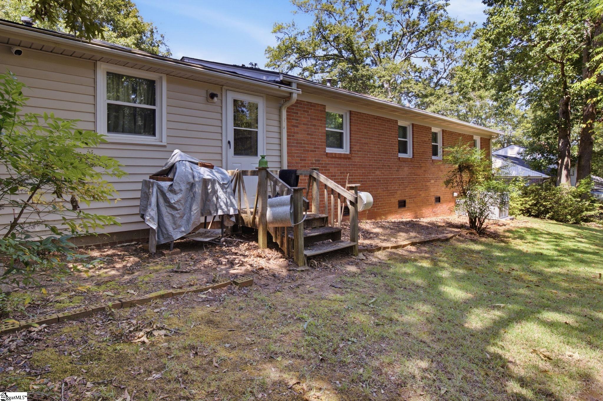 225 W Castle Drive Property Photo 26