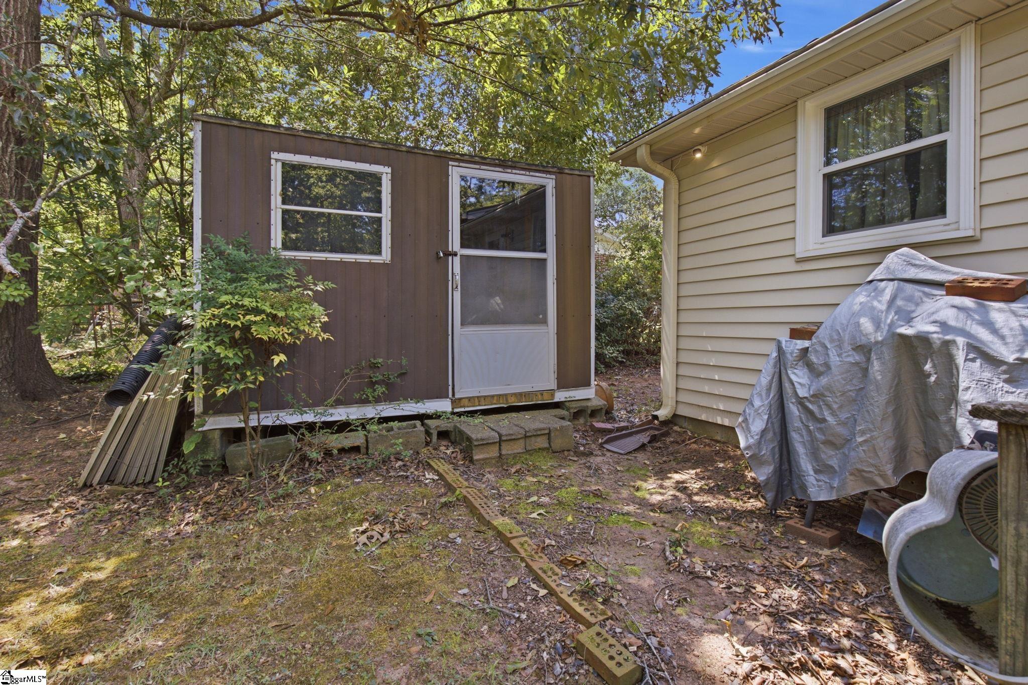 225 W Castle Drive Property Photo 27