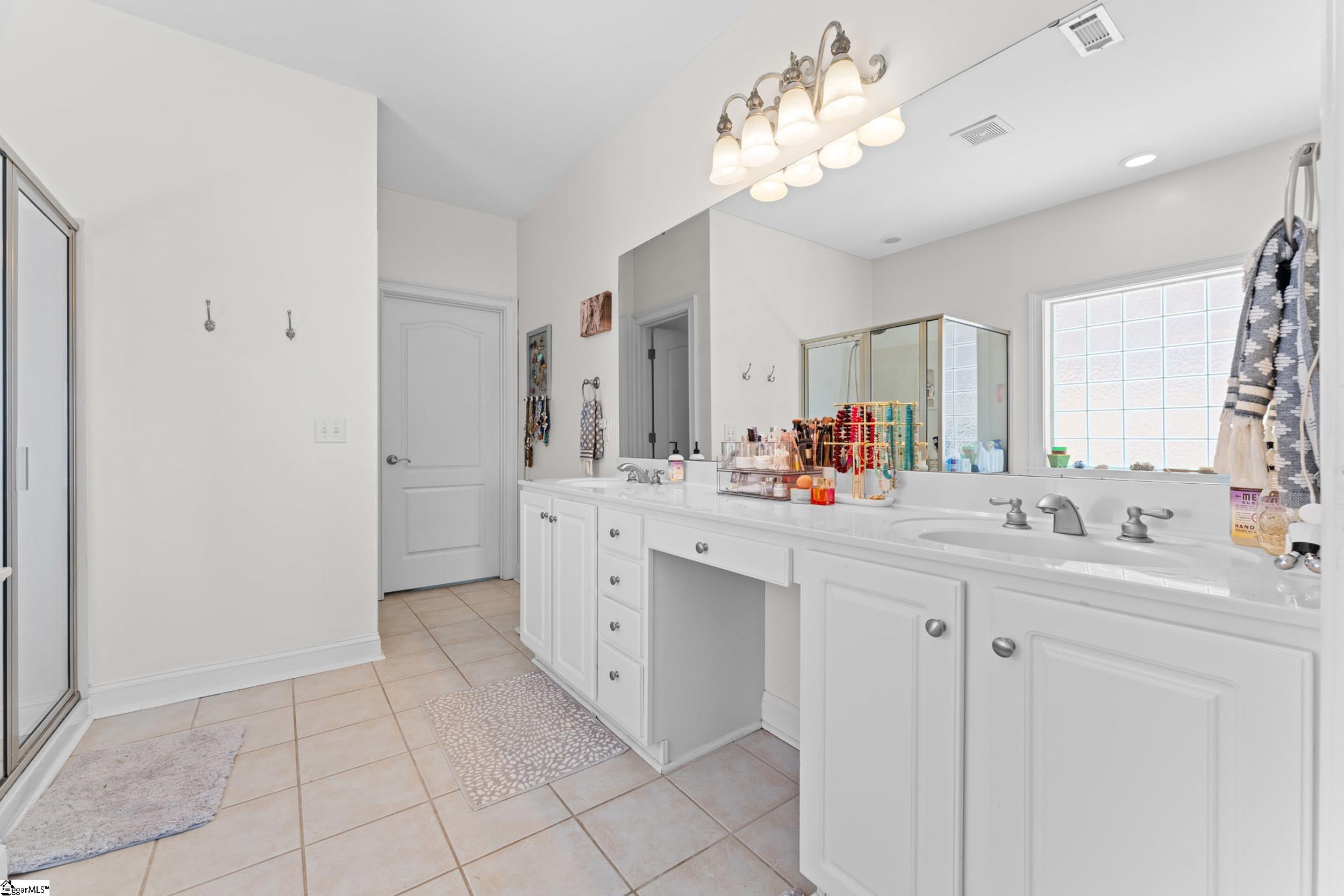 100 Cutler Way Property Photo 27