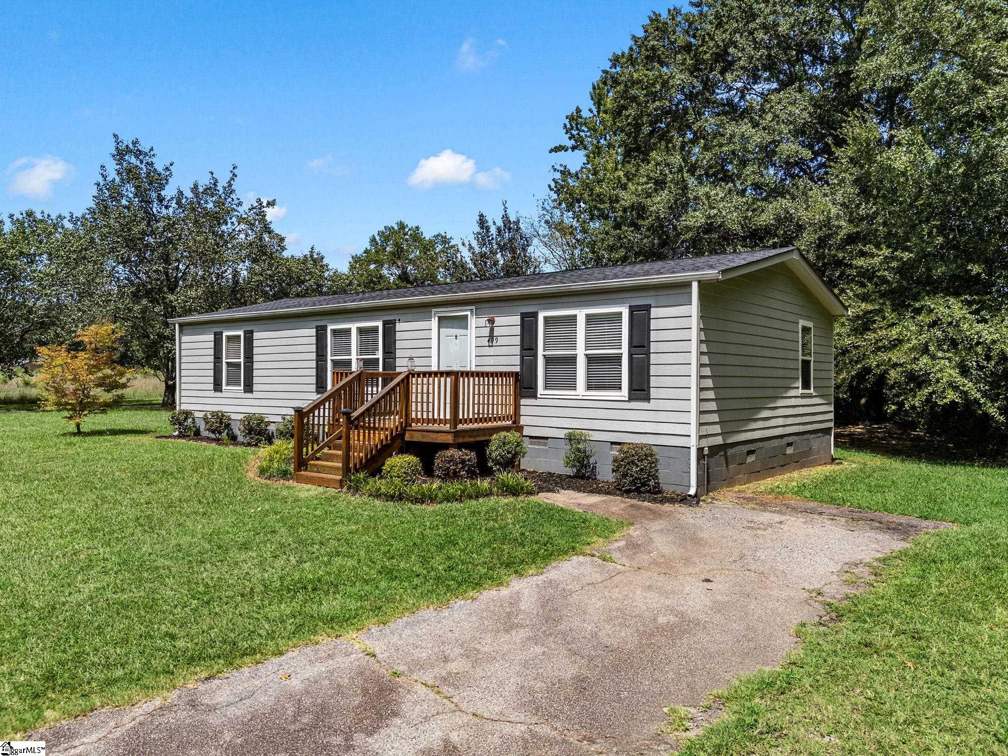 499 Murph Road Property Photo 2