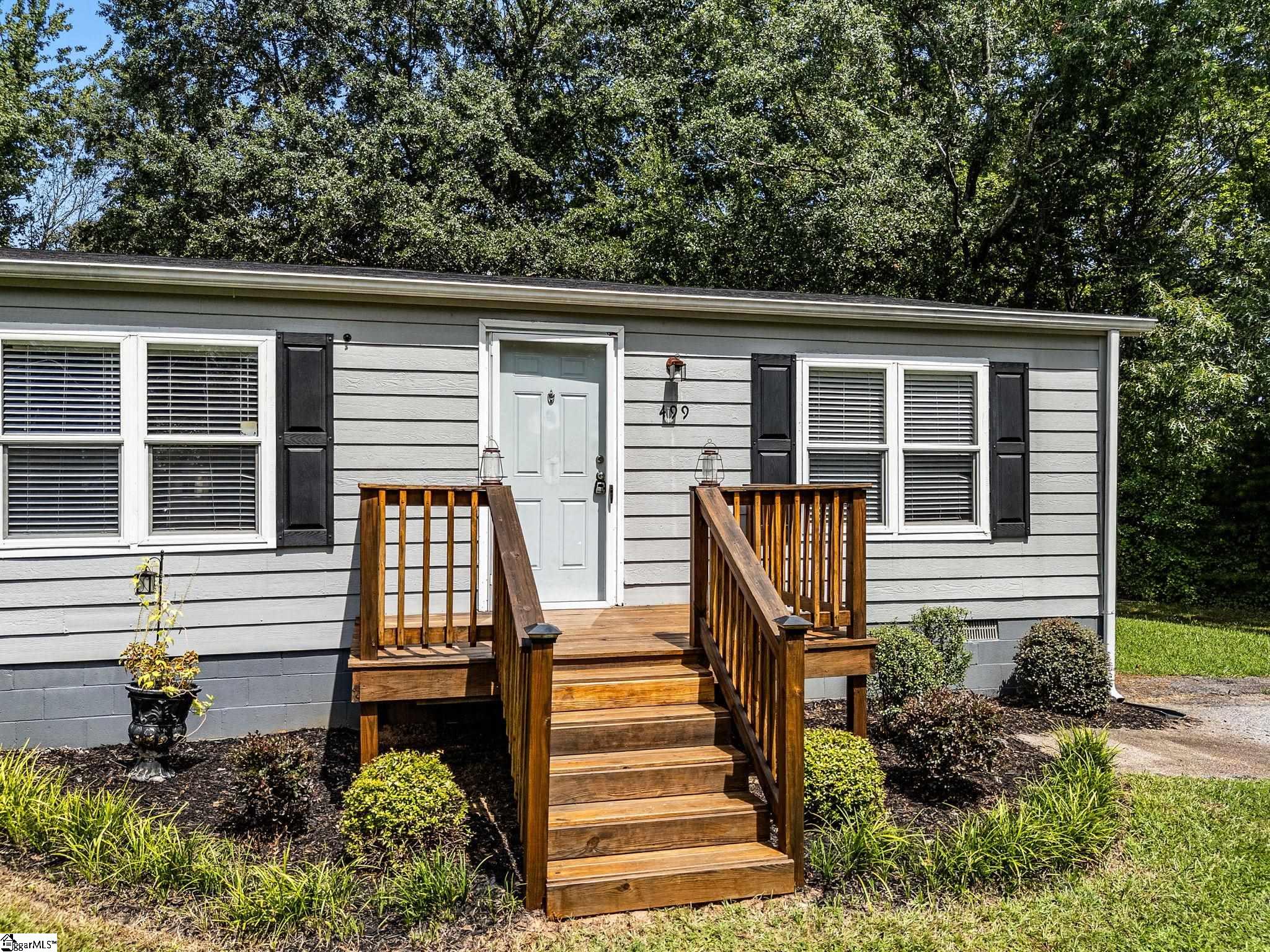 499 Murph Road Property Photo 4